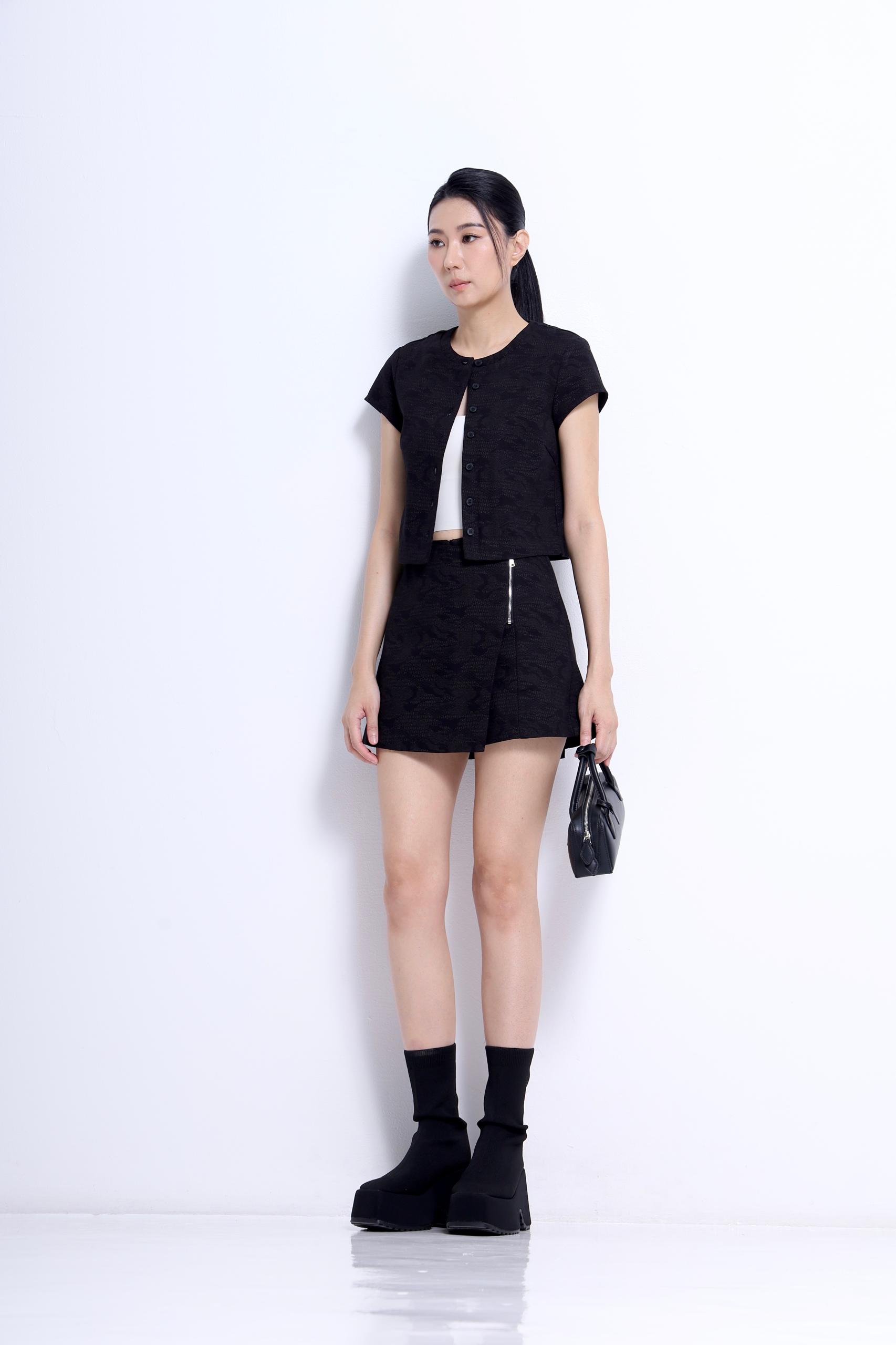 CB2757 Textured Button-Up Cropped Jacket Top