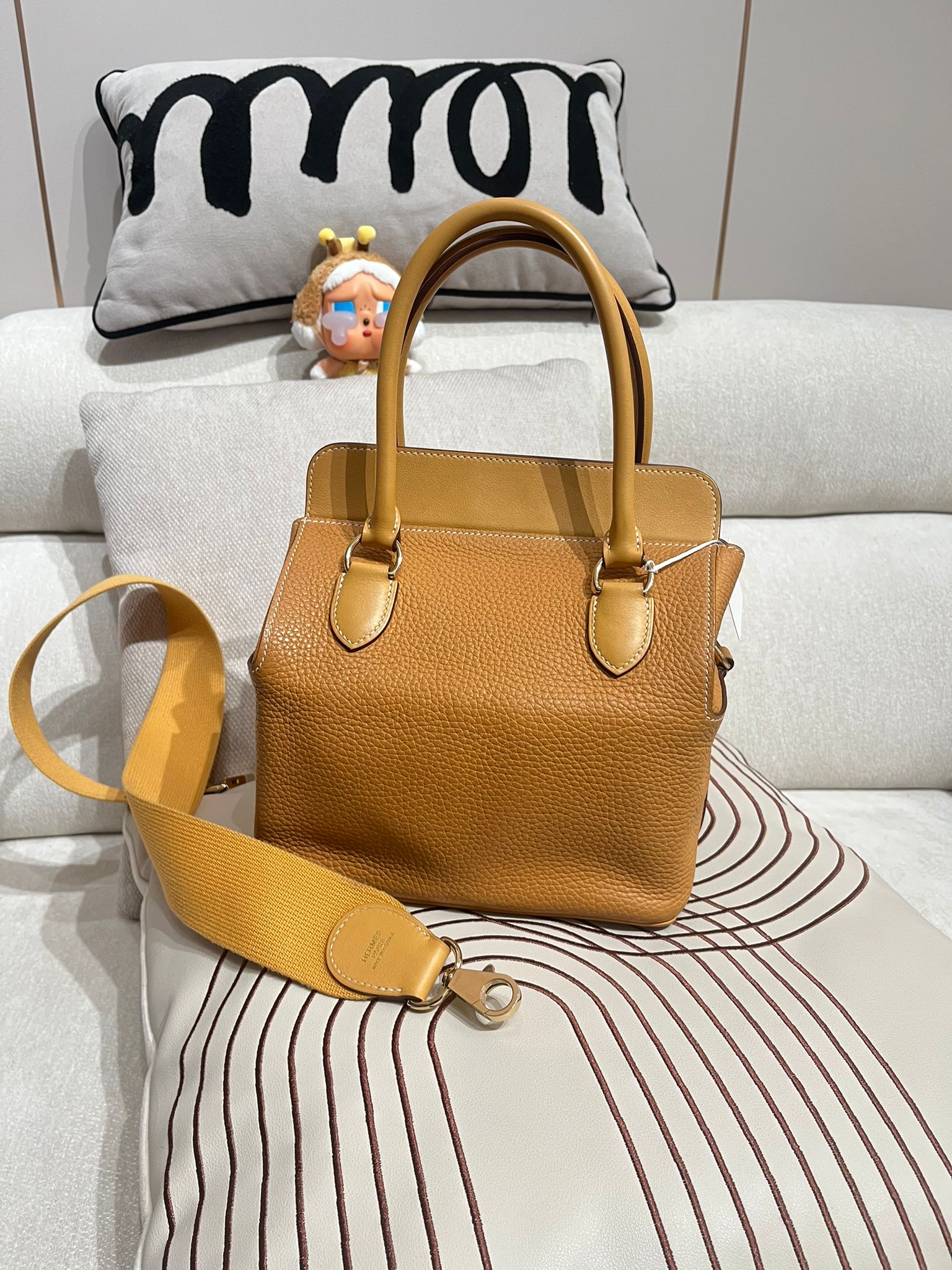 Hermes Toolbox 20 Stamp Y 芝麻色金扣 100%Authentic, 95%New ✅Dust bag ✅Box