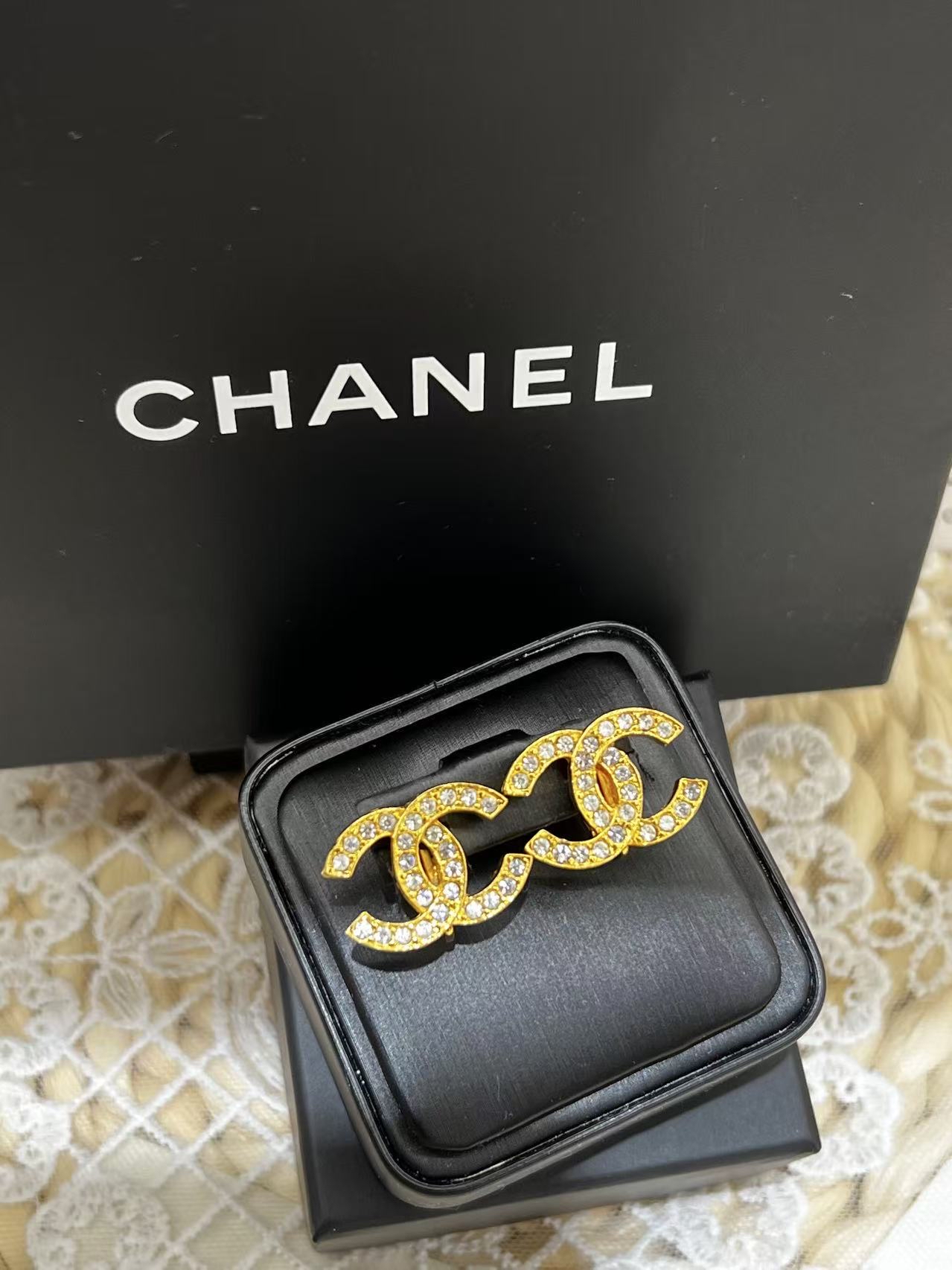 Chanel 復古水鑽耳環
