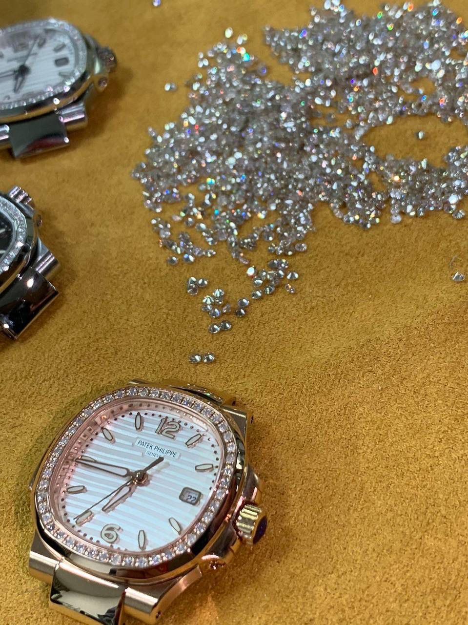 46颗天然美钻💎附带GTC国检证书一表一证 虽然钻石大幅上涨但我们都是精挑细选确保每一粒钻石都是天然钻，而非市场合成钻培育钻莫桑钻等来换取高的利益‼️