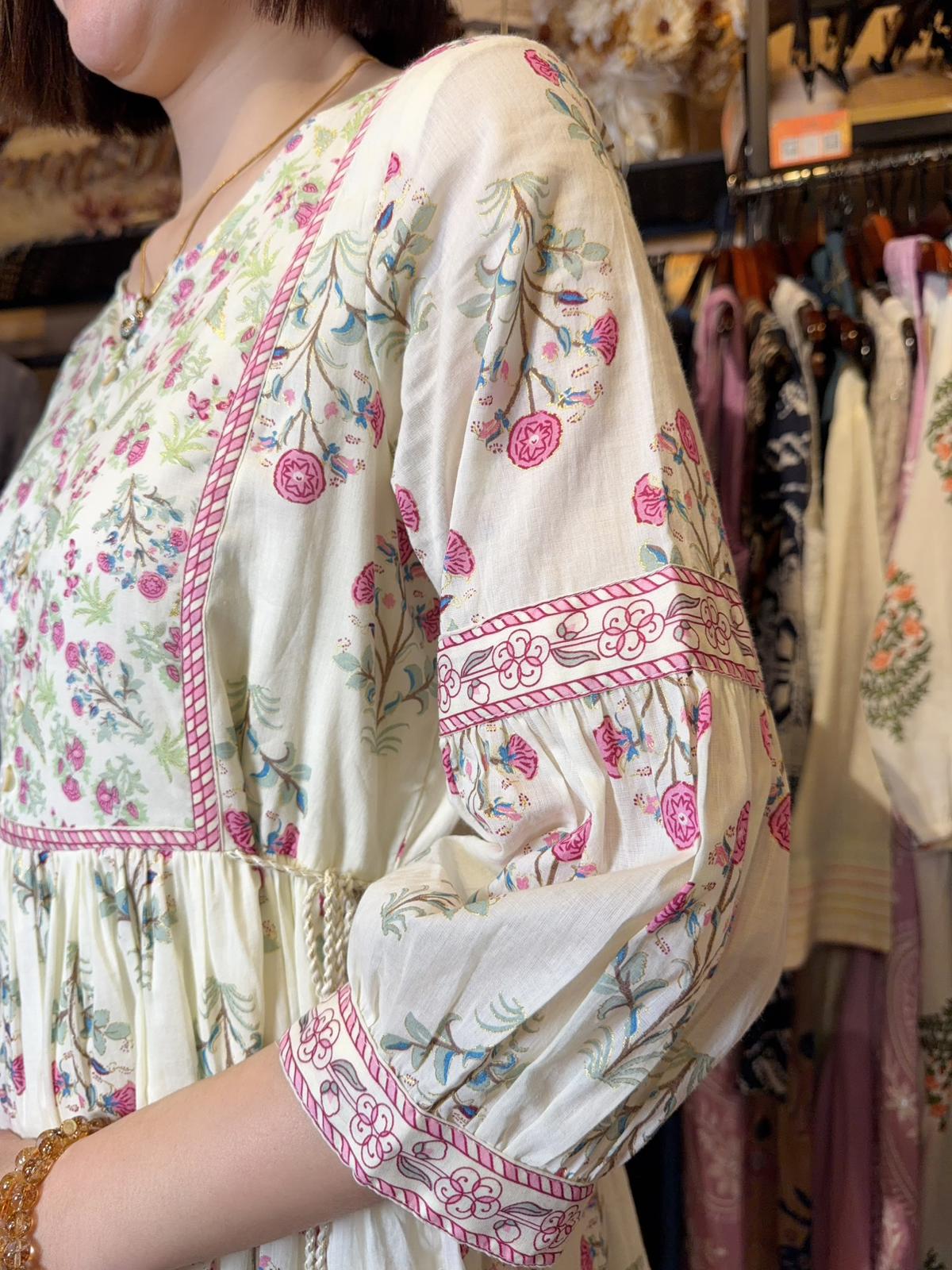 Milky Cottage Floral 4-Rope OP 44" #1463