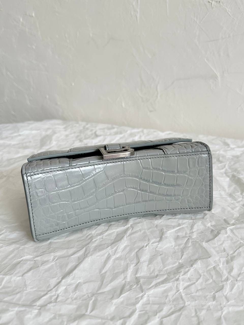 经典款🔥鳄鱼纹灰色加小号XS/19cm👽 hourglass沙漏包【正品级】 1.最新包型➕细节 2.唯一正确的圆形手柄 3.全网独家正确版官网包装 (非市场版本，礼品盒/说明说/吊牌/织带/防尘袋/礼品袋，均拿ZP开发对版⚠️) XS：19×13×8cm592833m S：23×15×10cm593546m