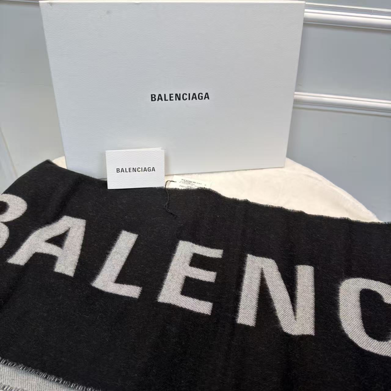 BALENCIAGA巴黎世家 圍巾 經典字母logo 羊毛絨線圍脖 男女同款