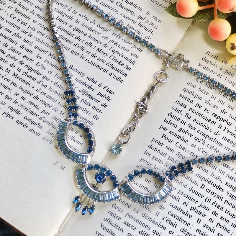 Vintage C.a. 1960s "Keye"Designer Blue Baguette Rhinestone/Crystal Swinging Necklace (MT1824)