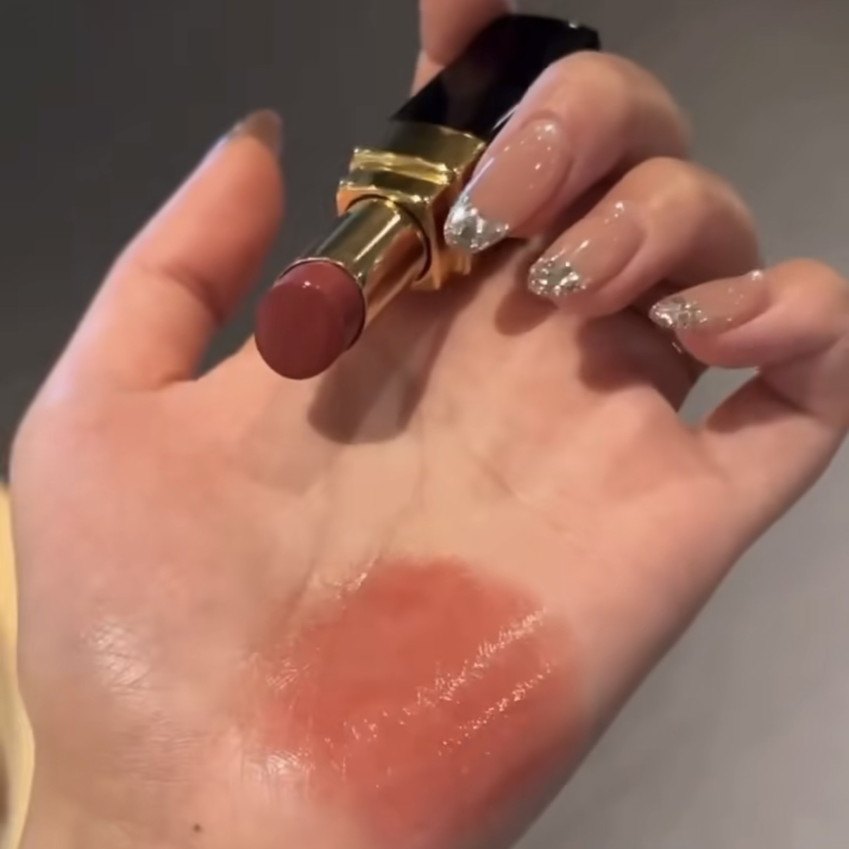 CHANEL ROUGE COCO FLASH 透亮光感唇膏 #144 MOVE 清透蜜柚紅茶 3g