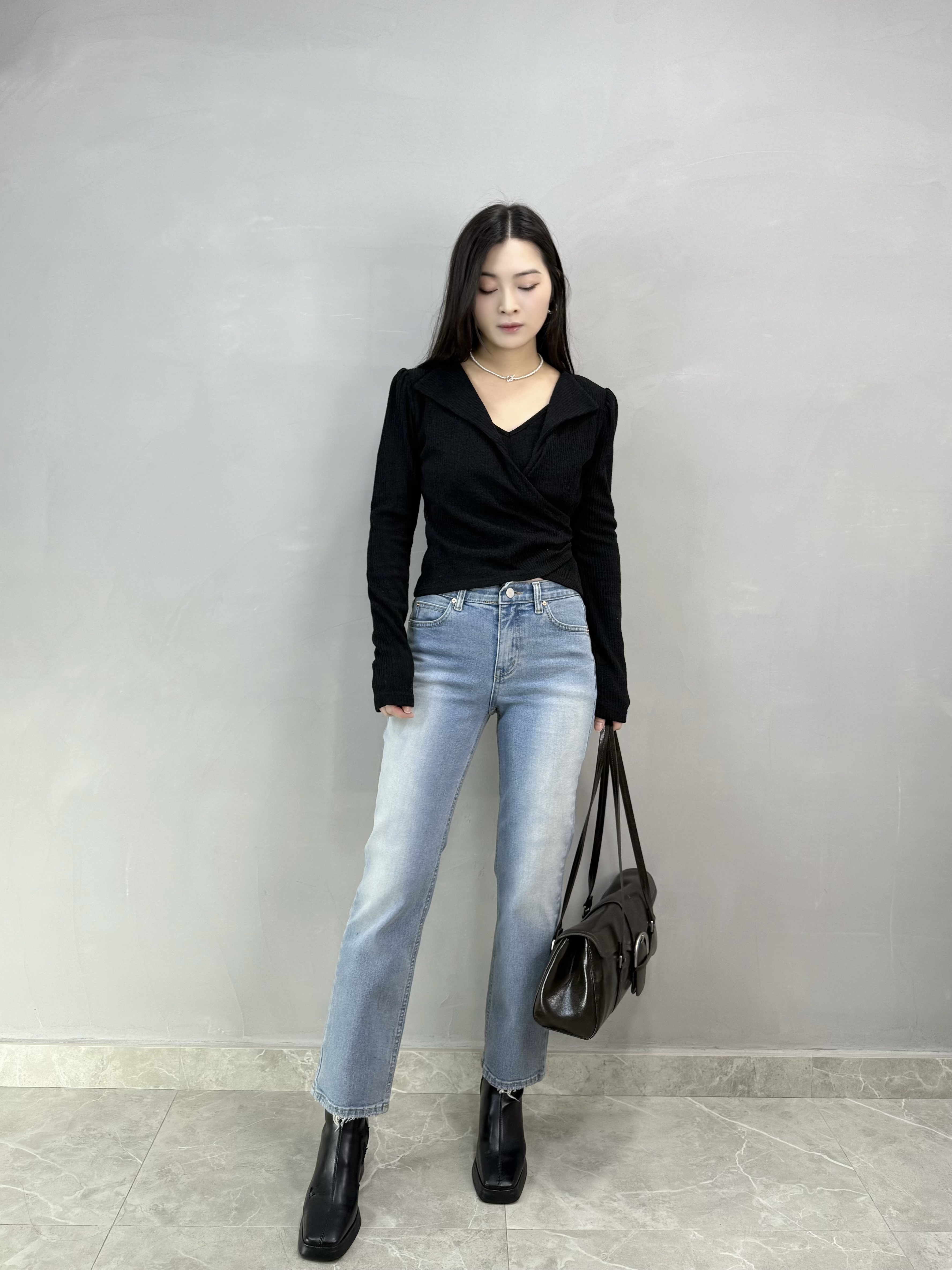 D77 暗紋V領假兩件Top