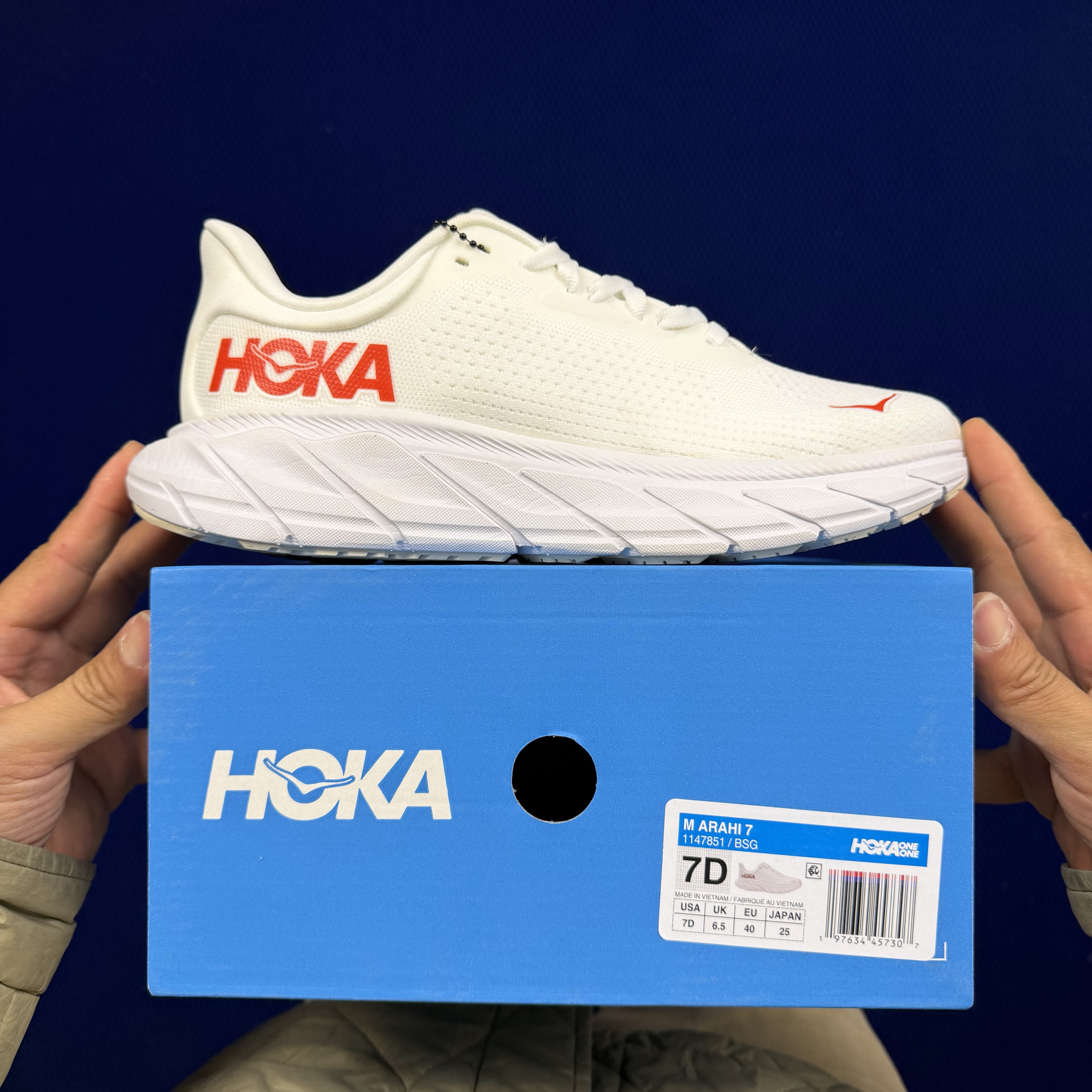 Hoka One One Arahi 7