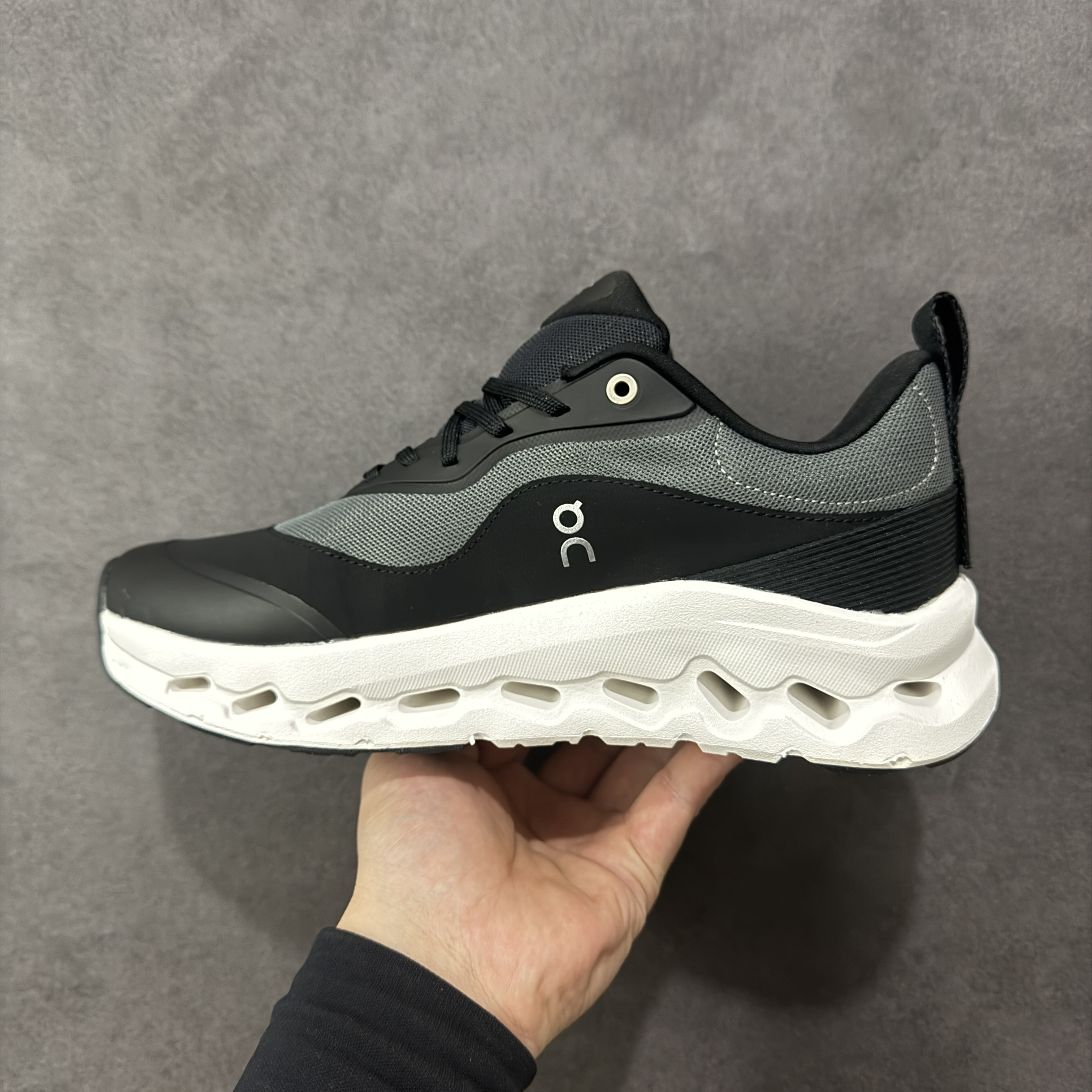 On Running Cloudtilt 2 LOEWE 