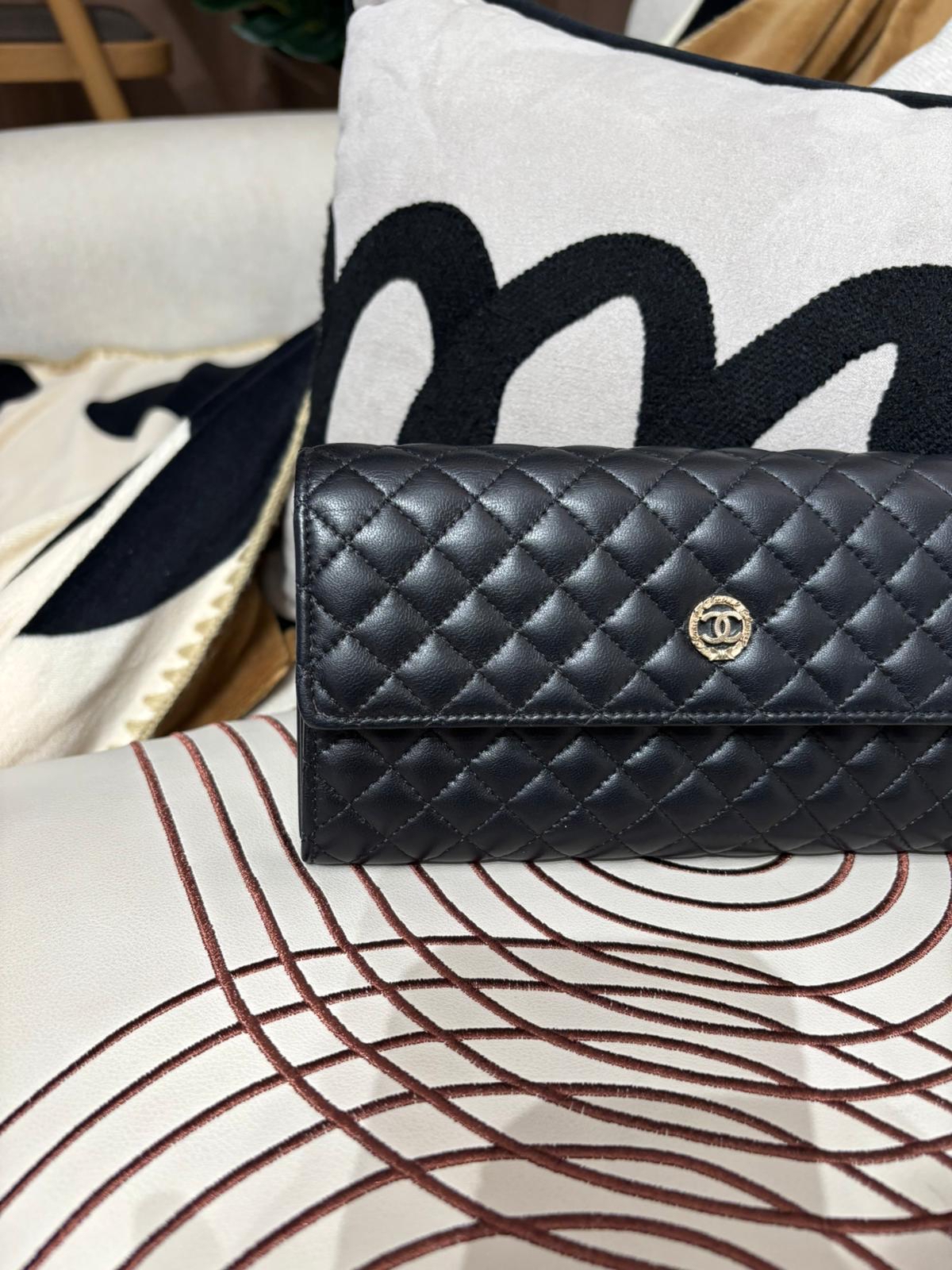 Chanel Long Flap Wallet 100%Authentic, 99%New ✅13Card ✅Box