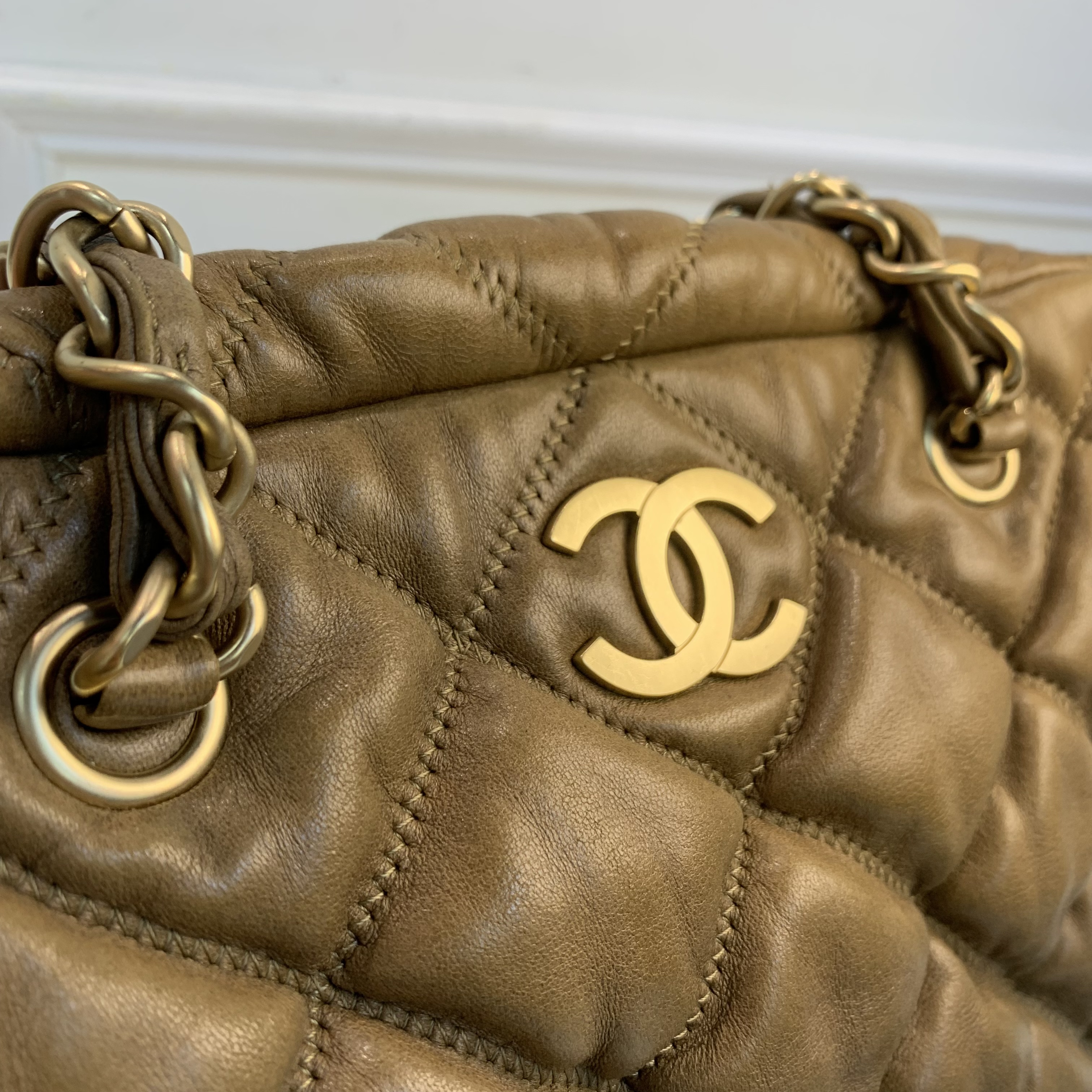 Chanel 羊皮皮革 bubble bag Chain Shoulder金扣鏈帶肩背袋