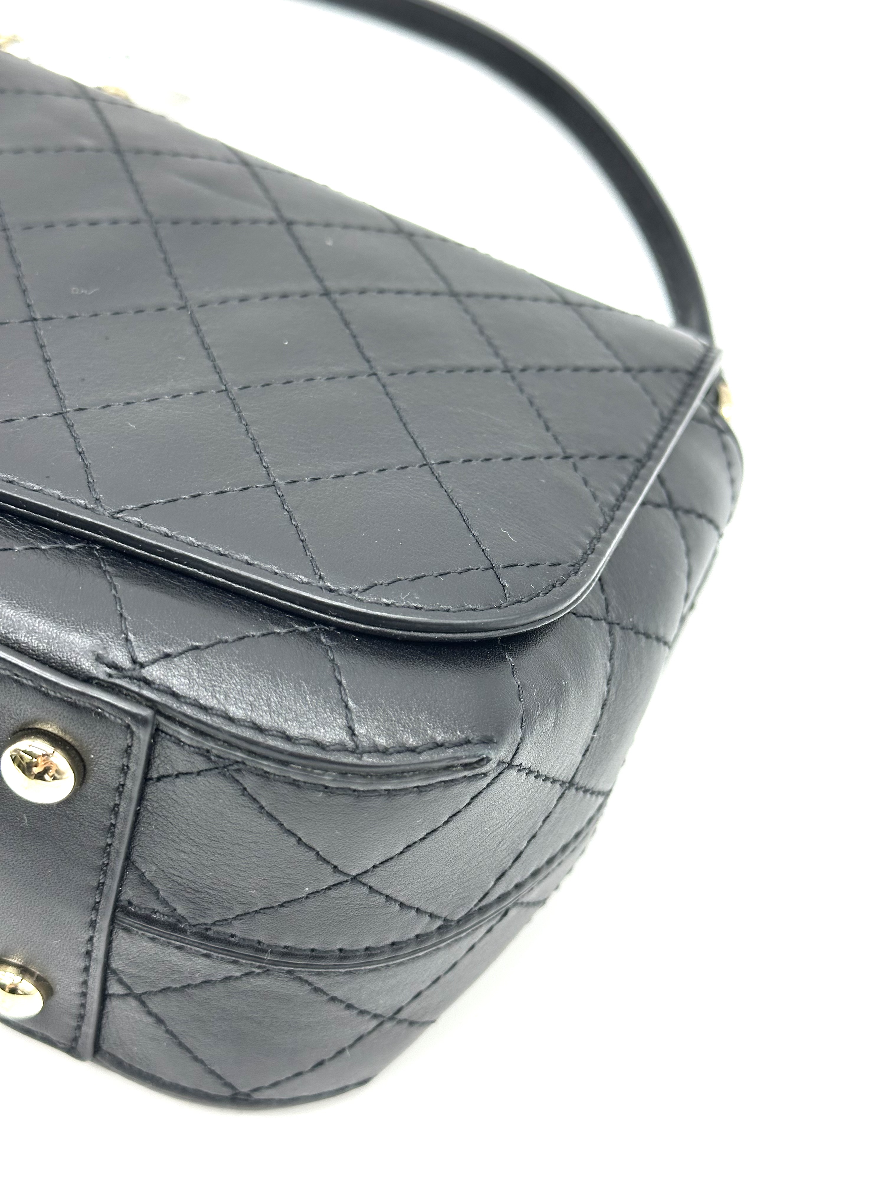 Pre-Owned Chanel Calfskin Stitched CC Case Flap Bag / Product Code: 26040910