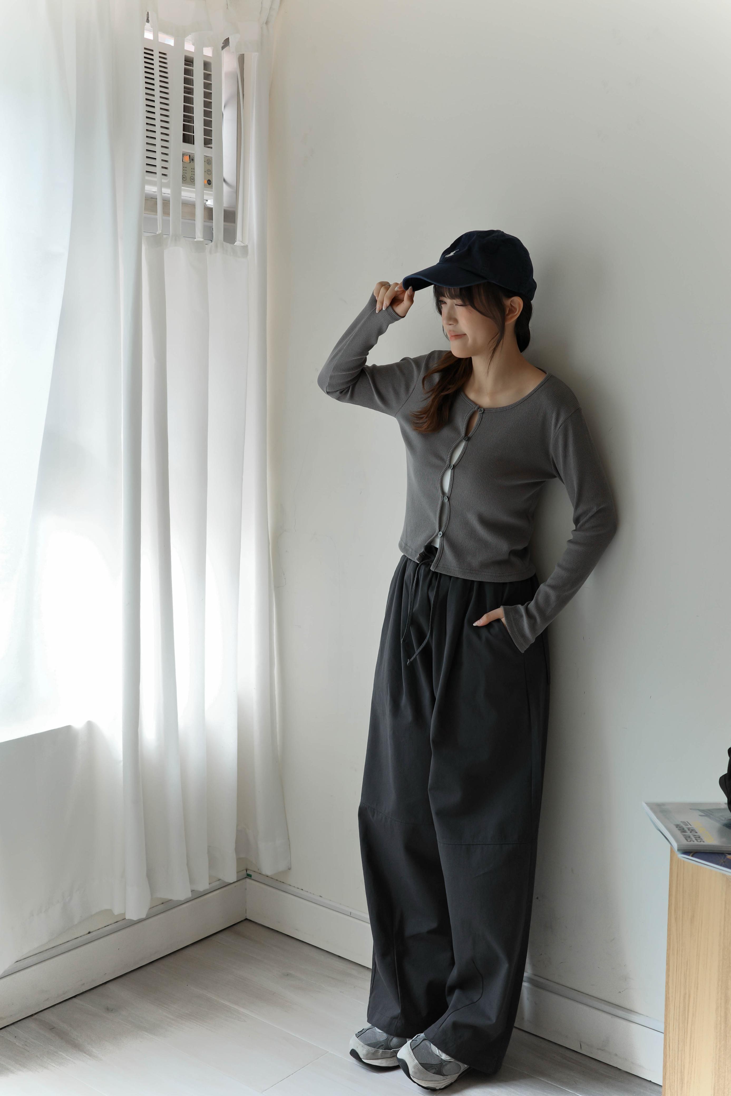 設計感鈕扣Crop Cardigan (三色)