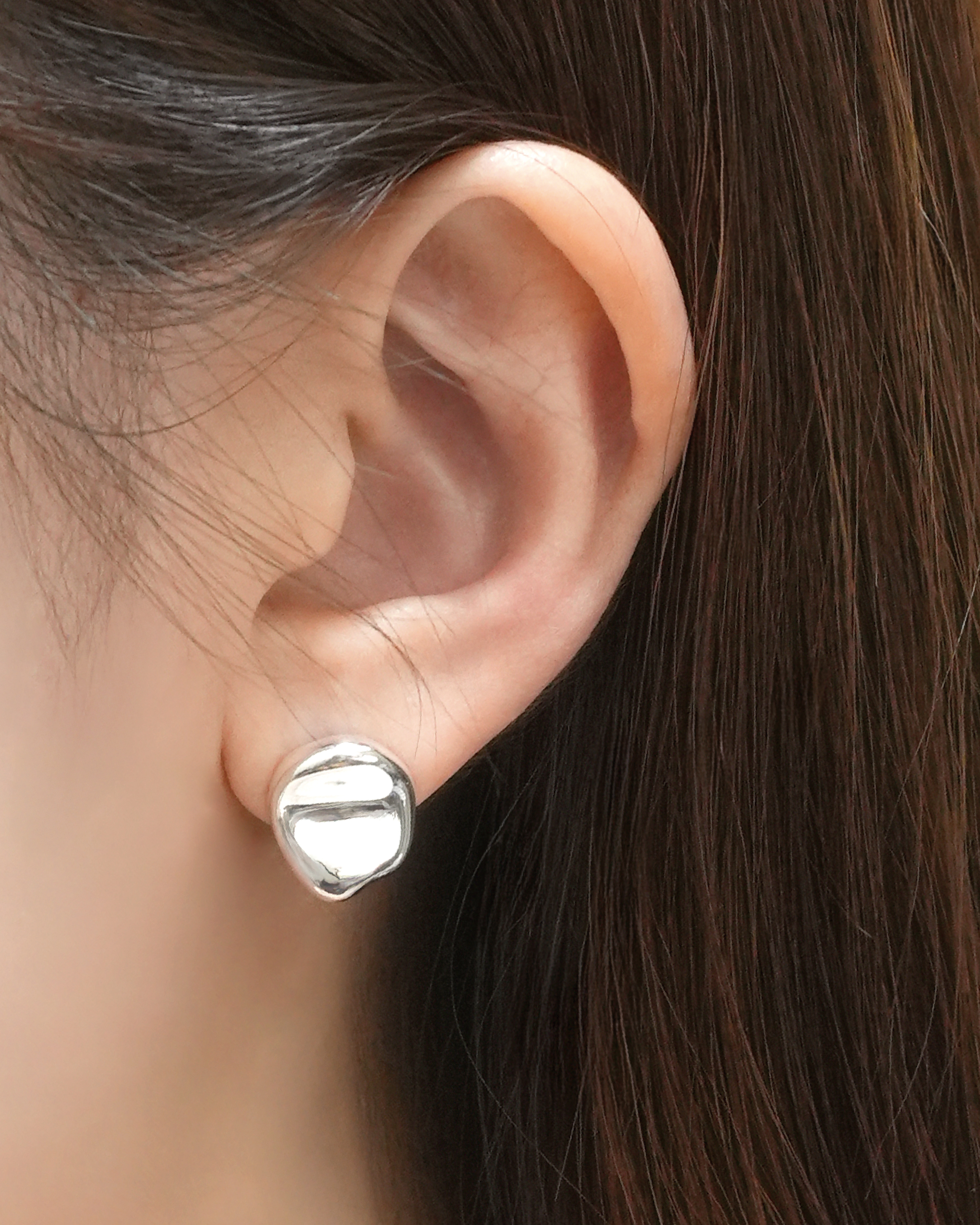 Chic Streamlined Bean Earrings