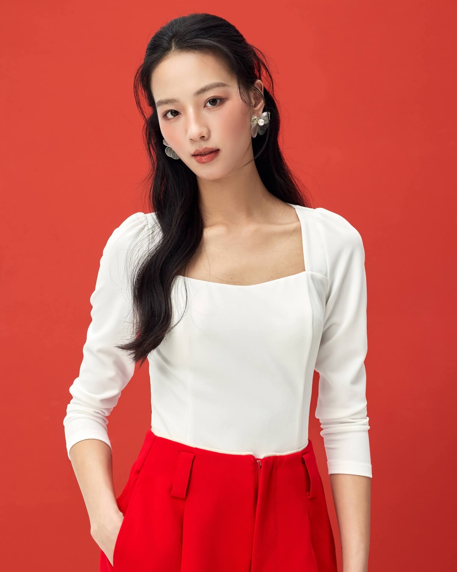 四方领自带胸垫上衣 T0773