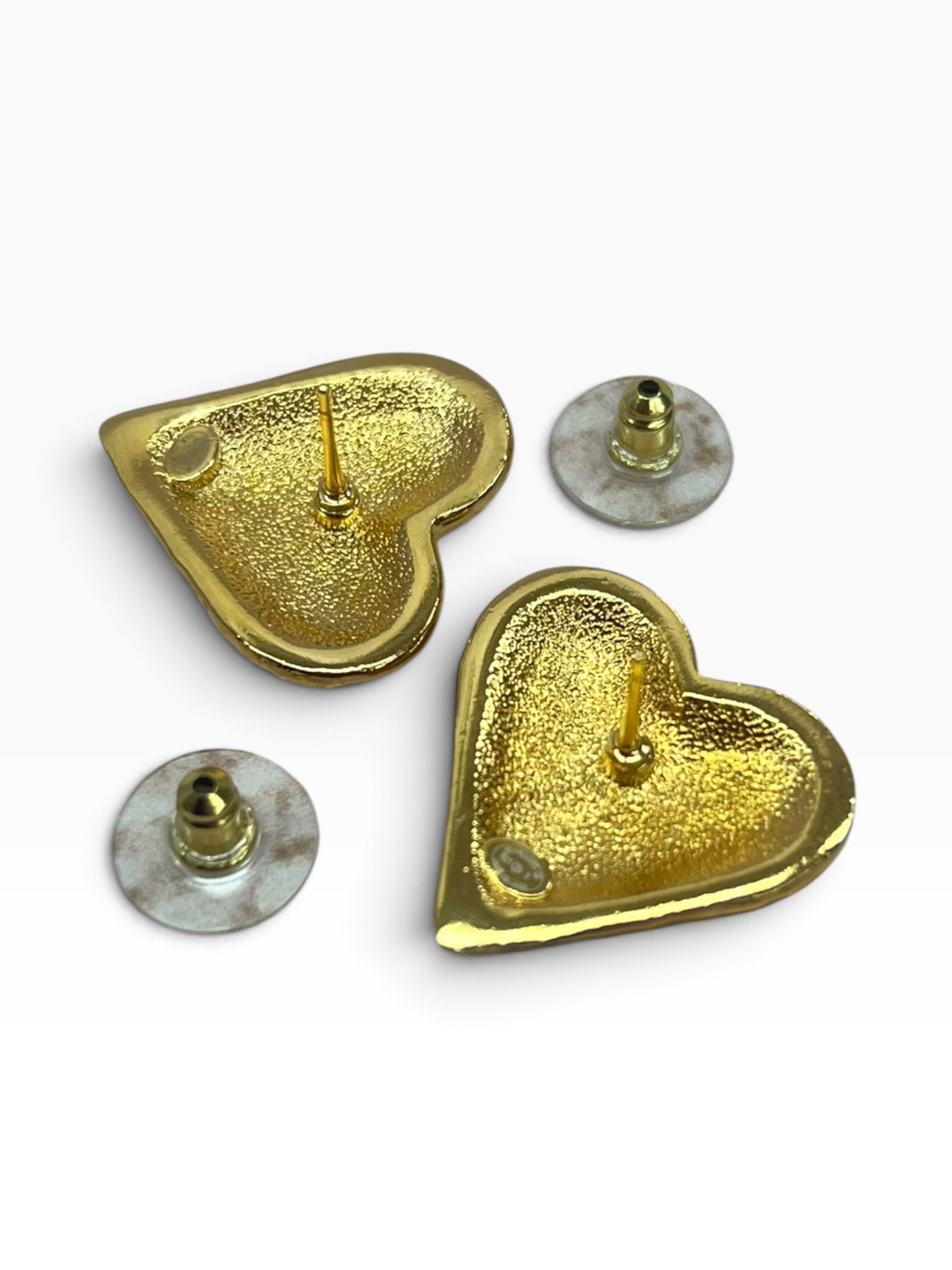 Pre-Owned CHANEL Heart Stud Earrings / Product Code: 100307