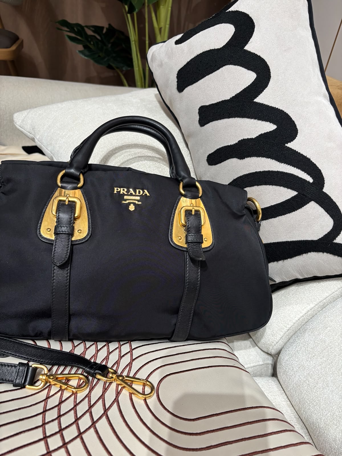 Prada Nylon 2Way Bag 黑色金扣 100%Authentic, 95%New