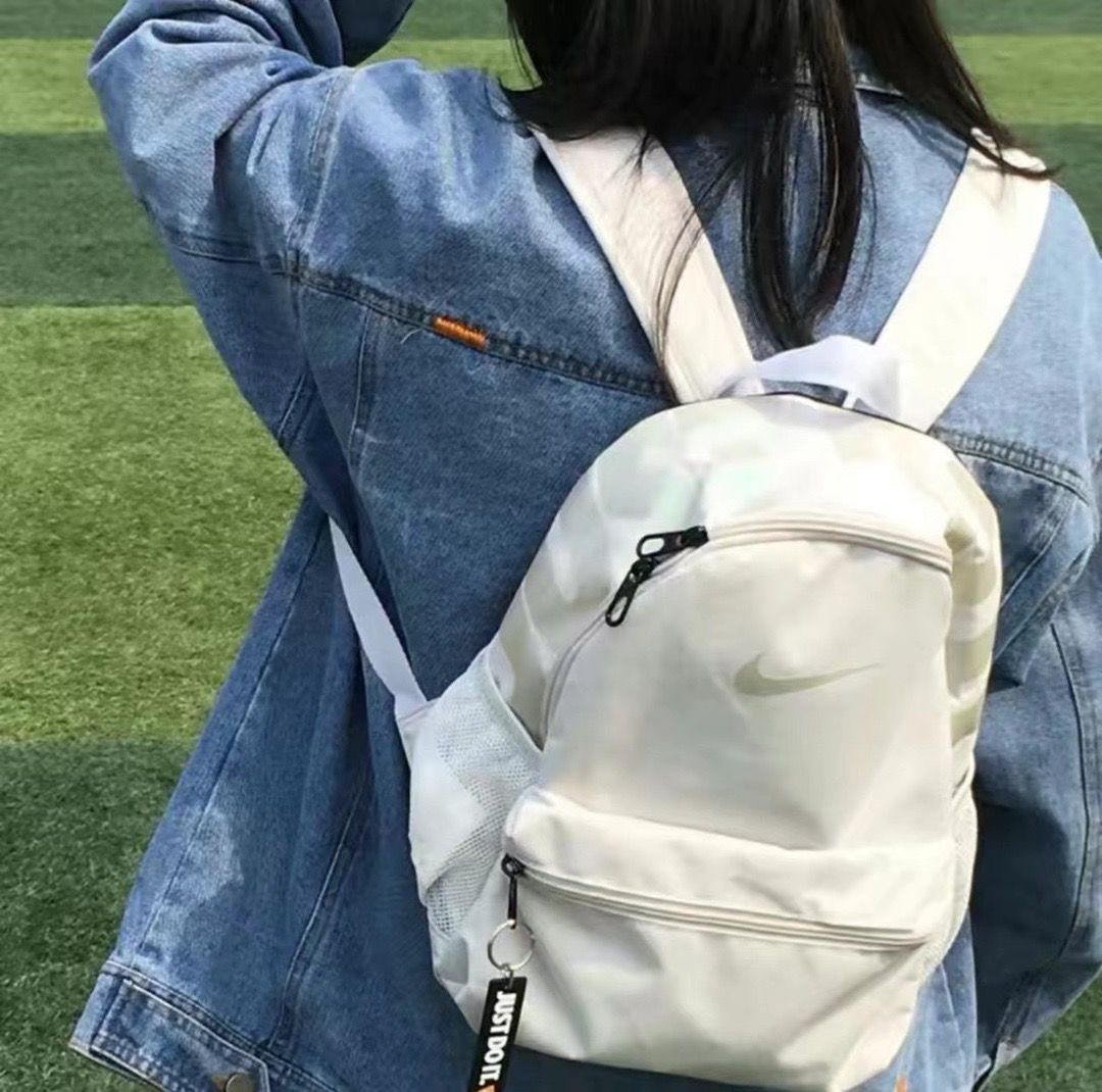 $85件、2件起$75件。Nike 全系列百搭防水背包 