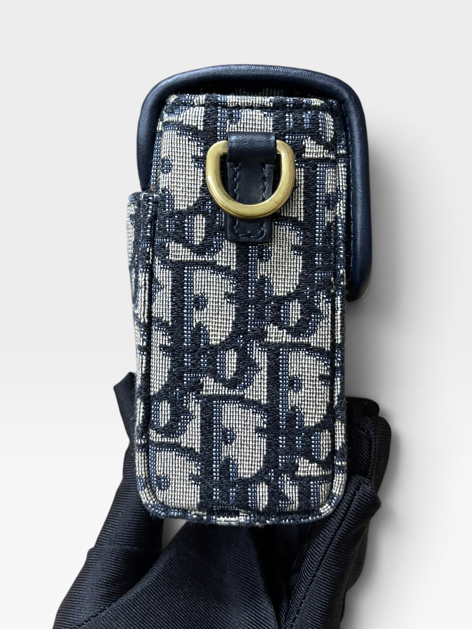 直播貨品 |  [1個-$100 2個-$300］I33