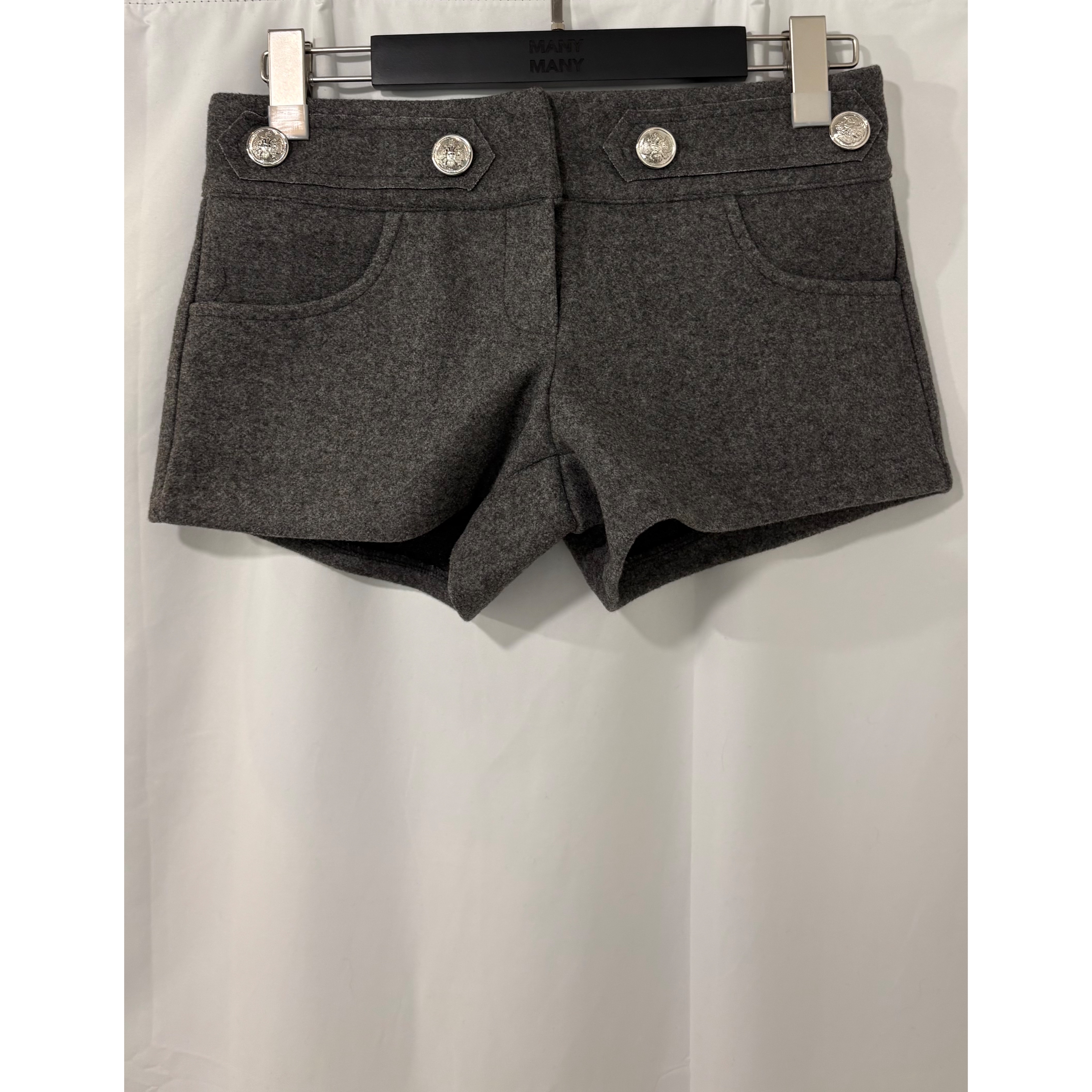 優惠價10月3截單🤎2609S《SILVER BUTTONS SHORTS》