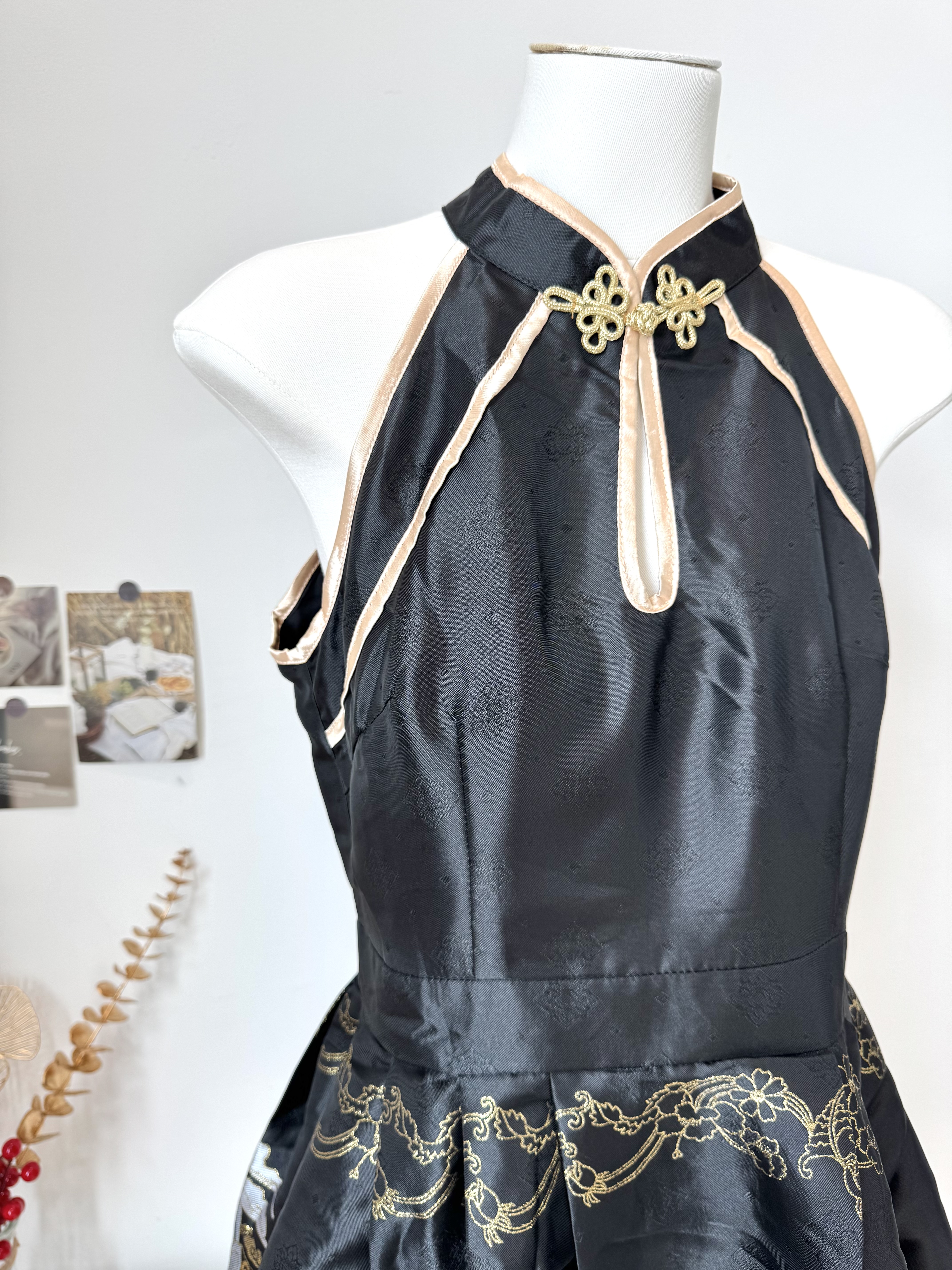 福利款原价RM109【Golden Phoenix Dress 锦绣烟雨 】新中式重工刺绣挂脖连衣裙（2 colours）Premium Quality