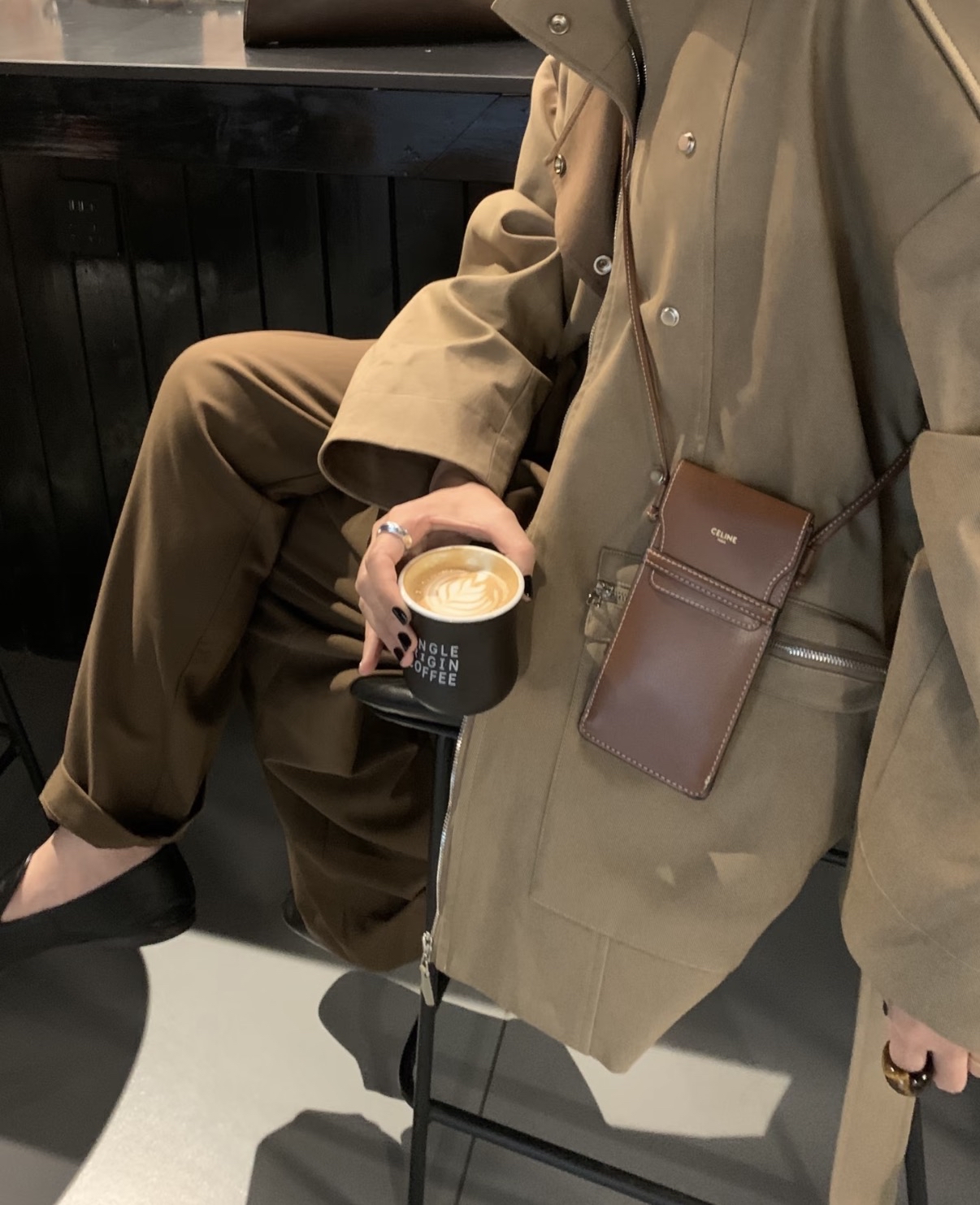 新到黑色現貨‼️  快閃優惠⚡️ Celine 爆款 金屬黑框太陽眼鏡 附送啡色眼鏡袋 放到電話!