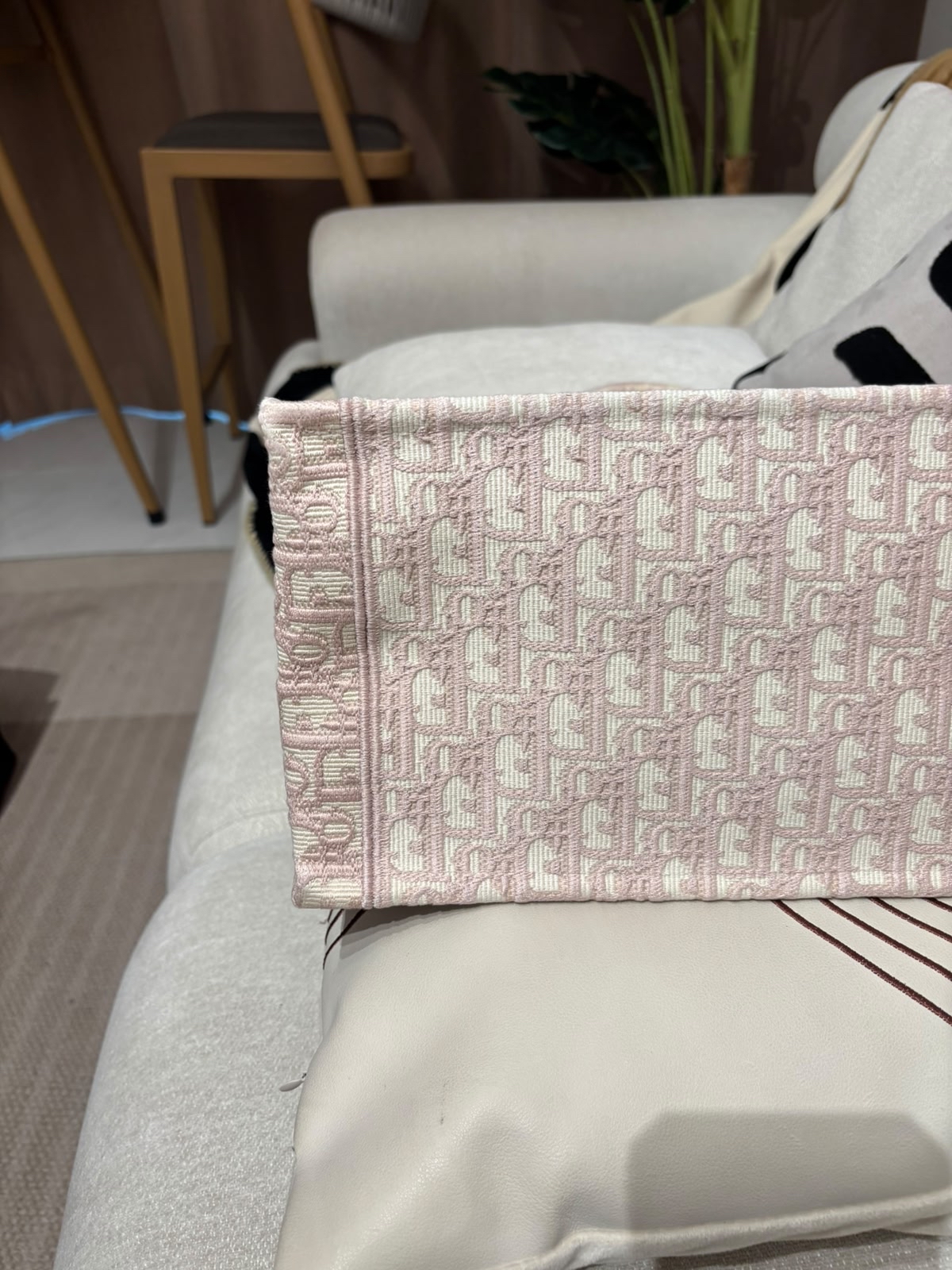 Dior Book Tote Medium Pink 100%Authentic, 98%New ✅專門店收據✅Dust bag