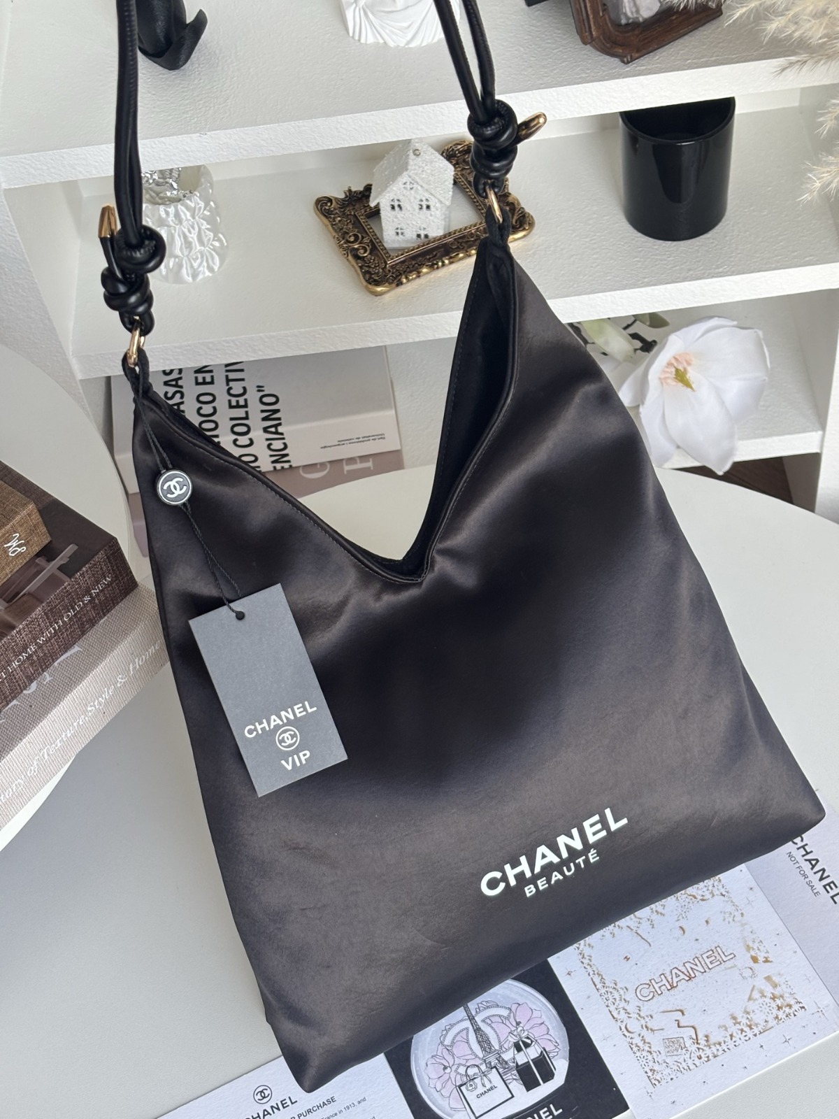 CHANEL 海外 Makeup VIP Tote Bag 黑緞面抽繩托特