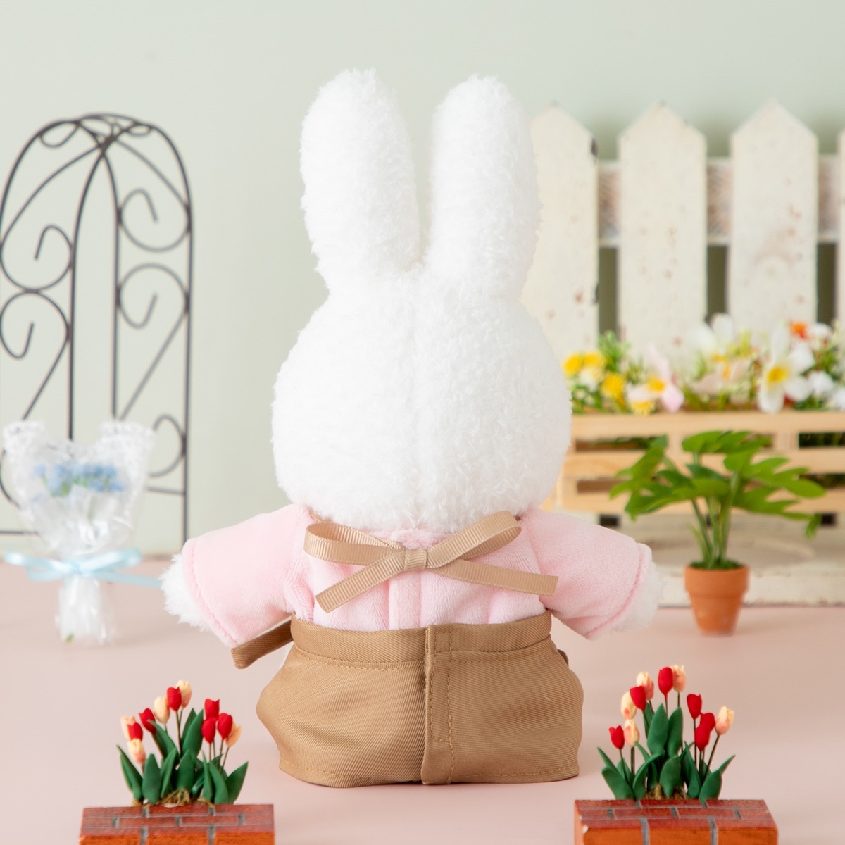 Flower Miffy 花藝師換衫公仔