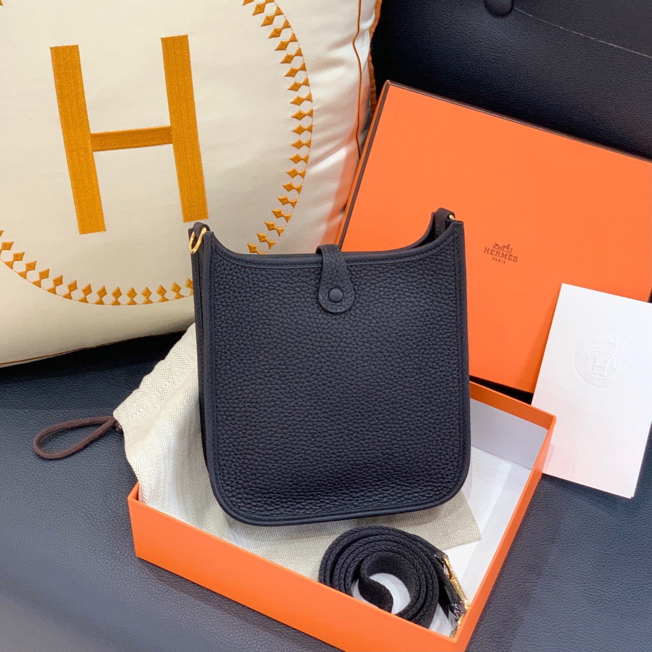【預訂貨品】全新⭐️Full set  Hermes Caban mini水冰藍
