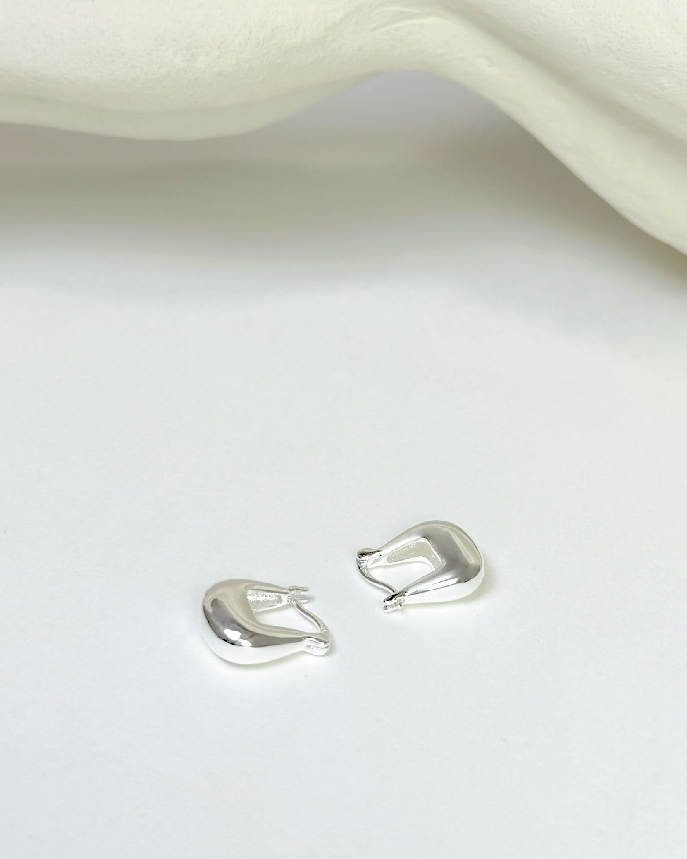 Chic Bag Shaped Earrings
