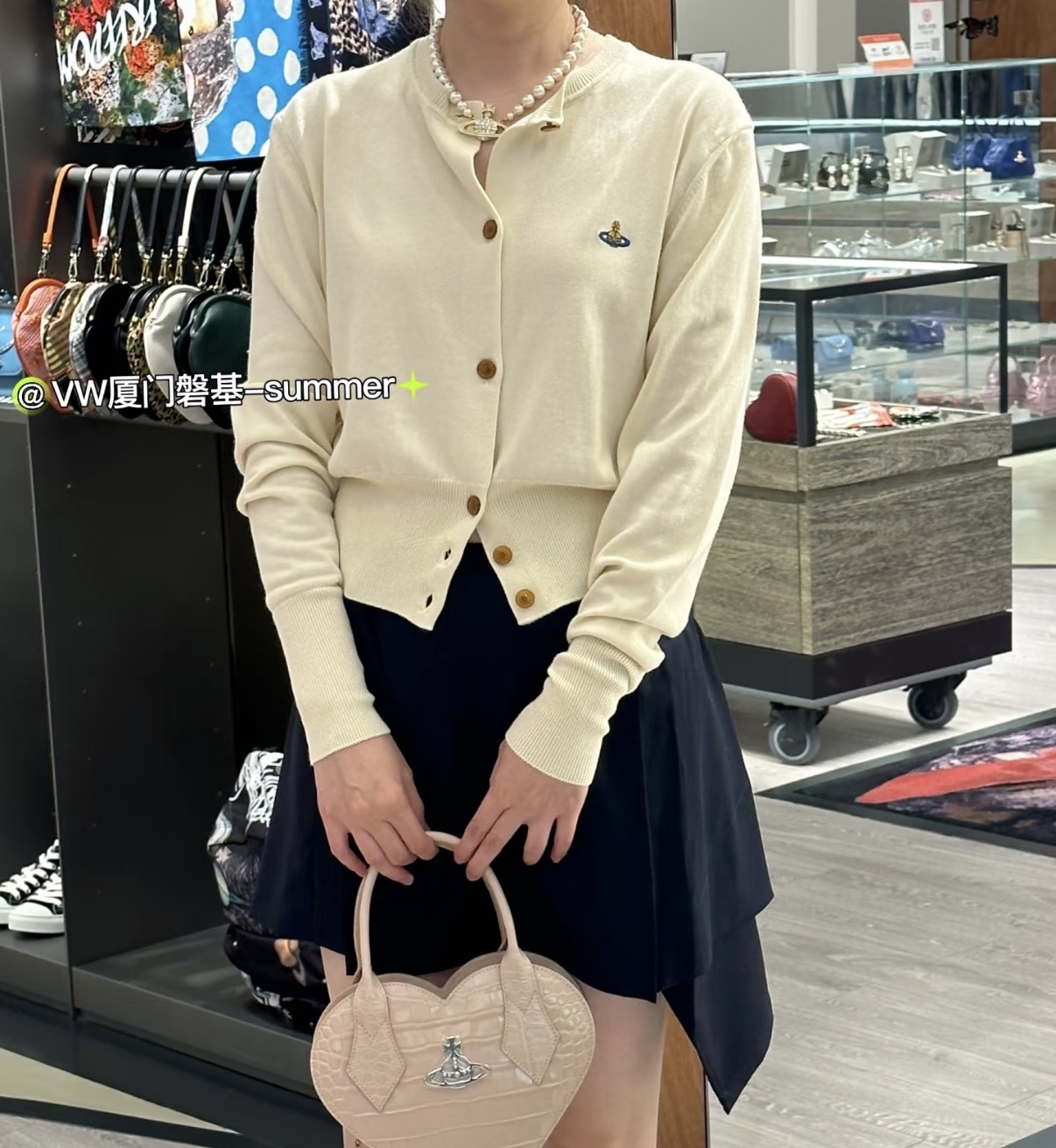 現貨❗️自留款🤍  Westwood Cotton cardigan  乾淨的顏色 cropped 款顯腿長