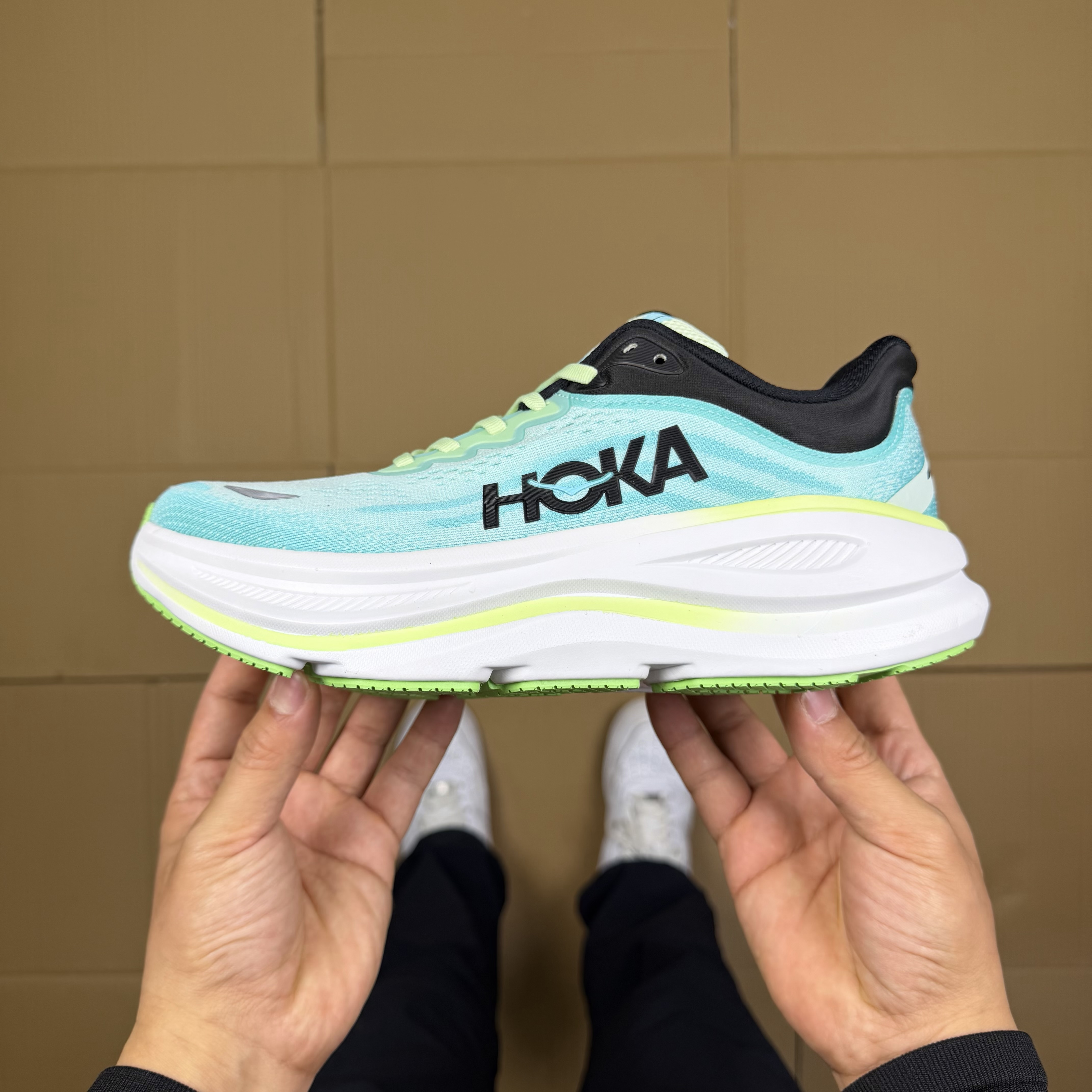 Hoka One One Bondi 9
