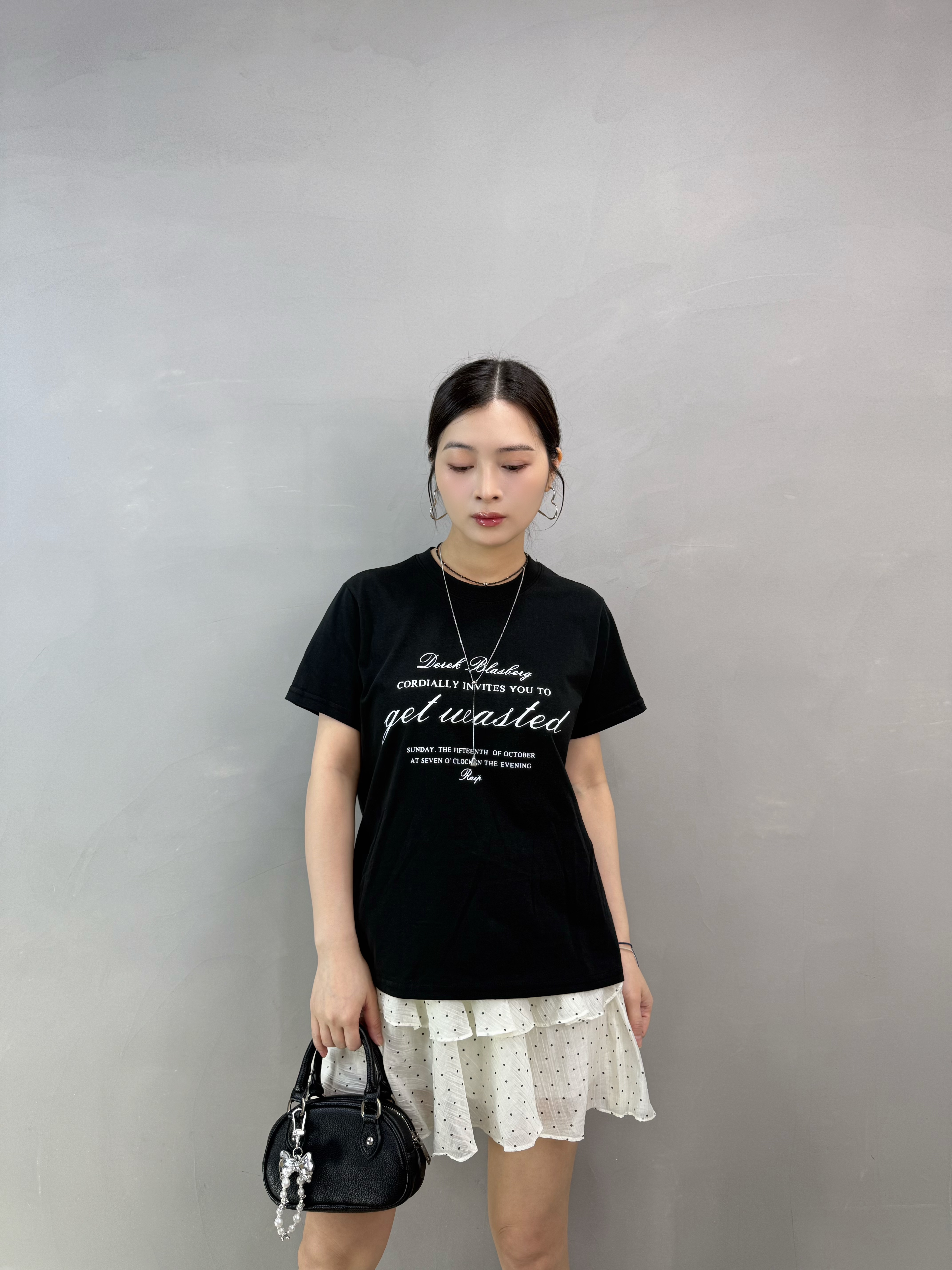 S68 撩草字英文字tee