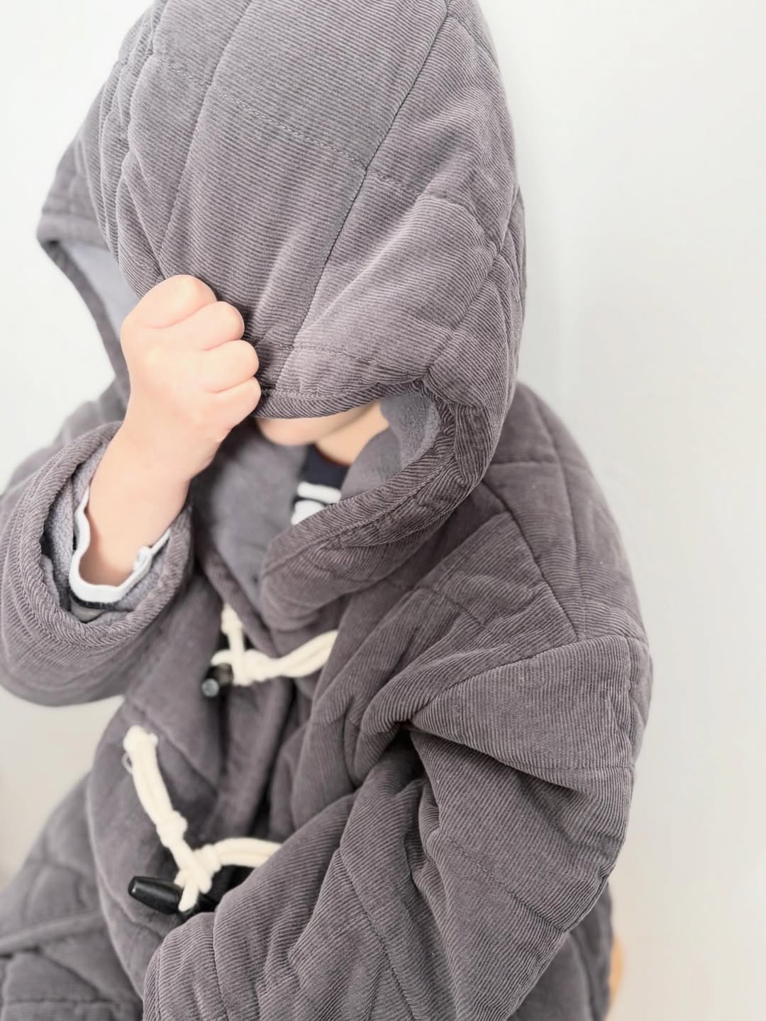 Bonito |有帽牛角夾棉外套(深灰色較淺色L105-115)