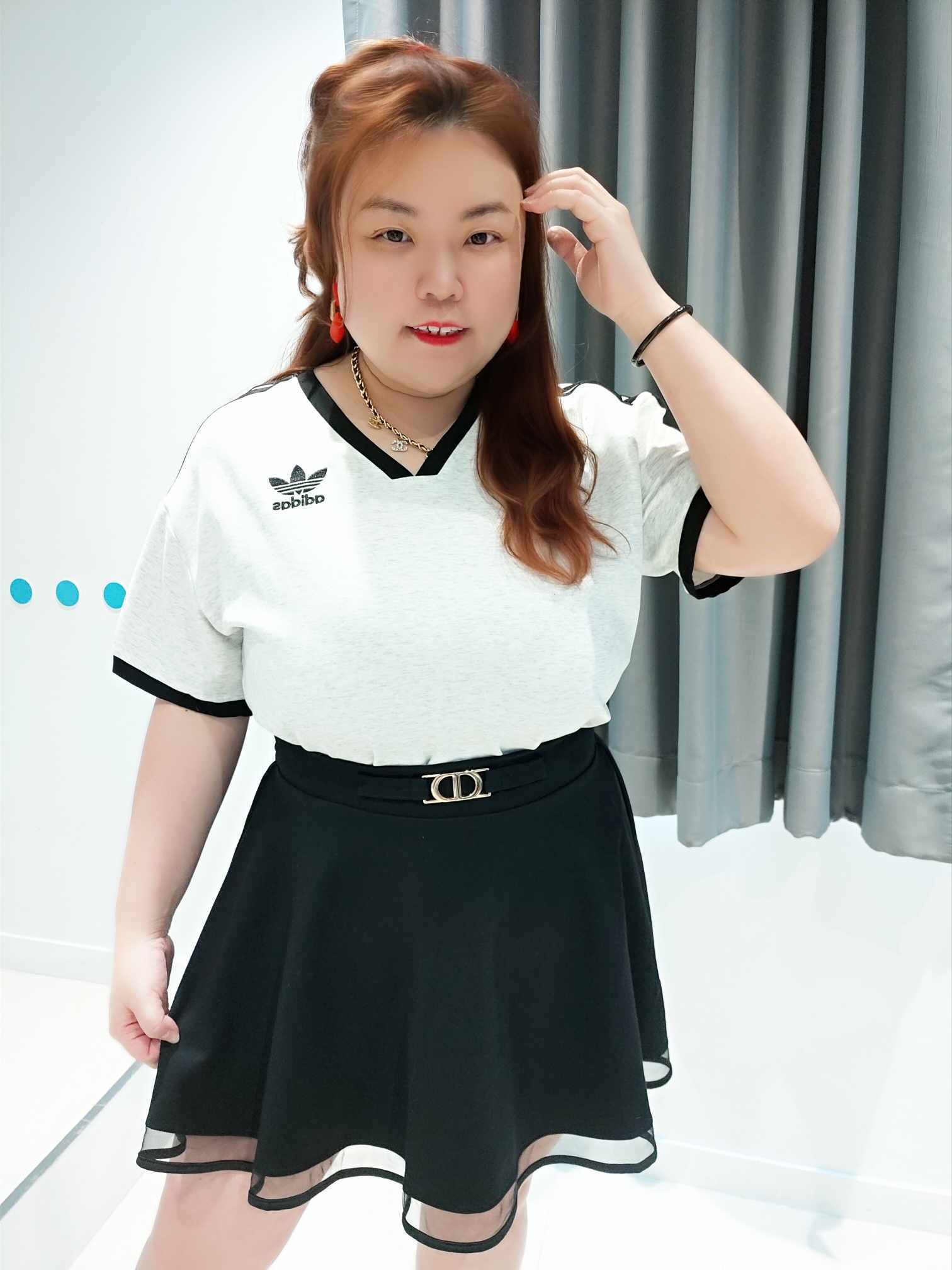 YCA06 25152 ADS拼色边V领大T