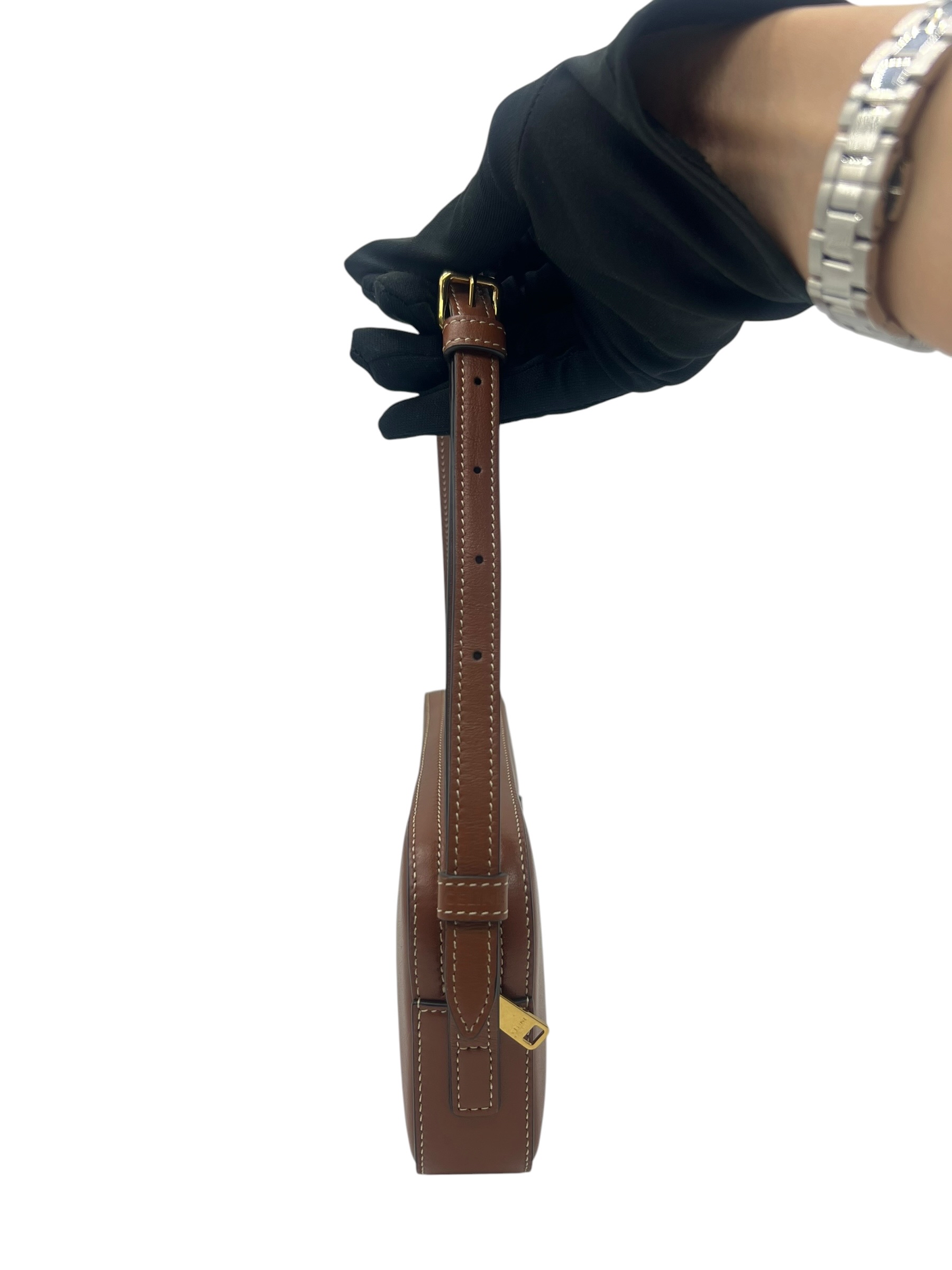 Pre-Owned CELINE Mini Triomphe Leather Shoulder Bag / Product Code: 26060605