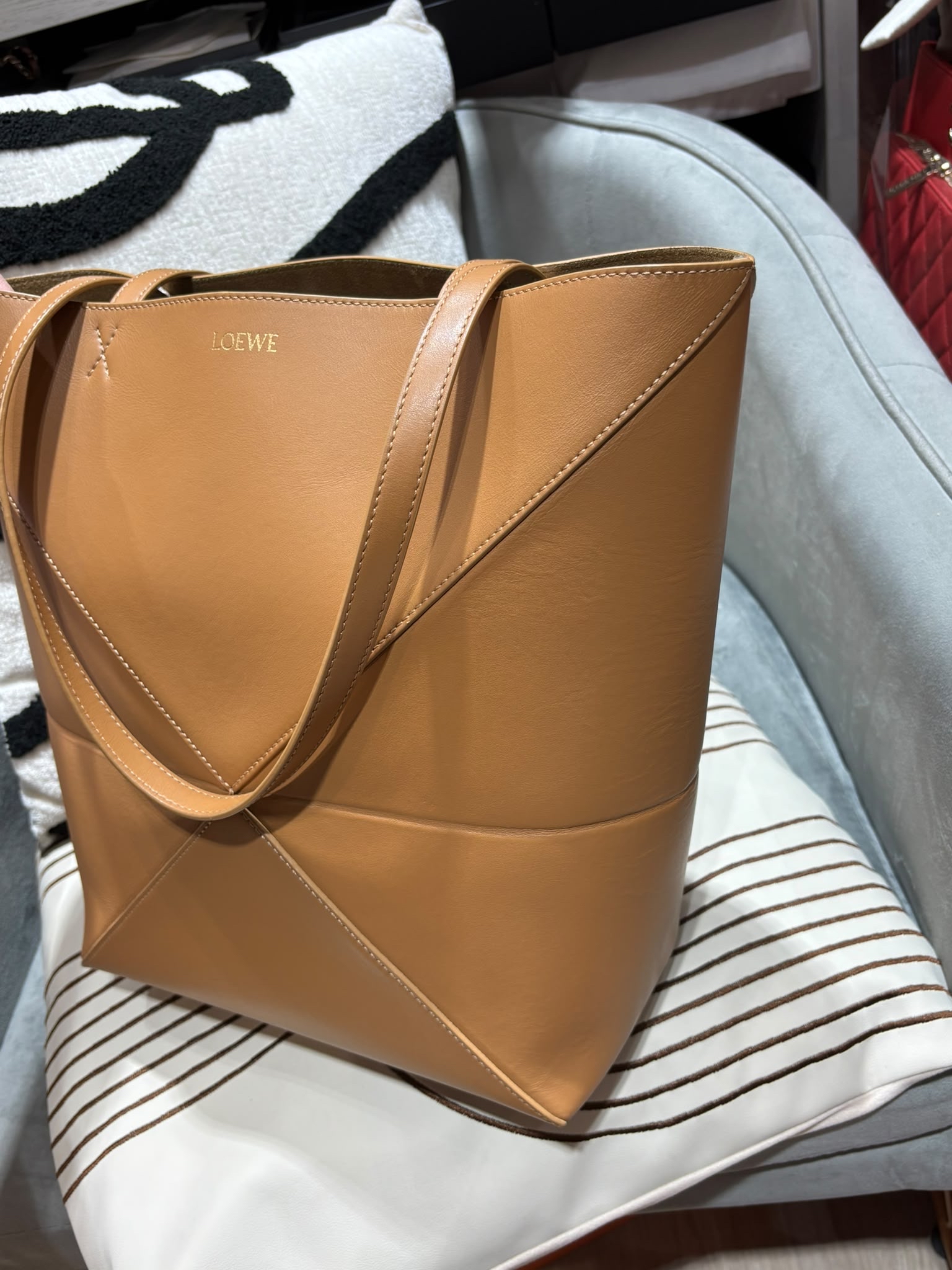 Loewe puzzle fold Tote calfskin 100%Authentic, 98%New ✅收據✅Dust bag