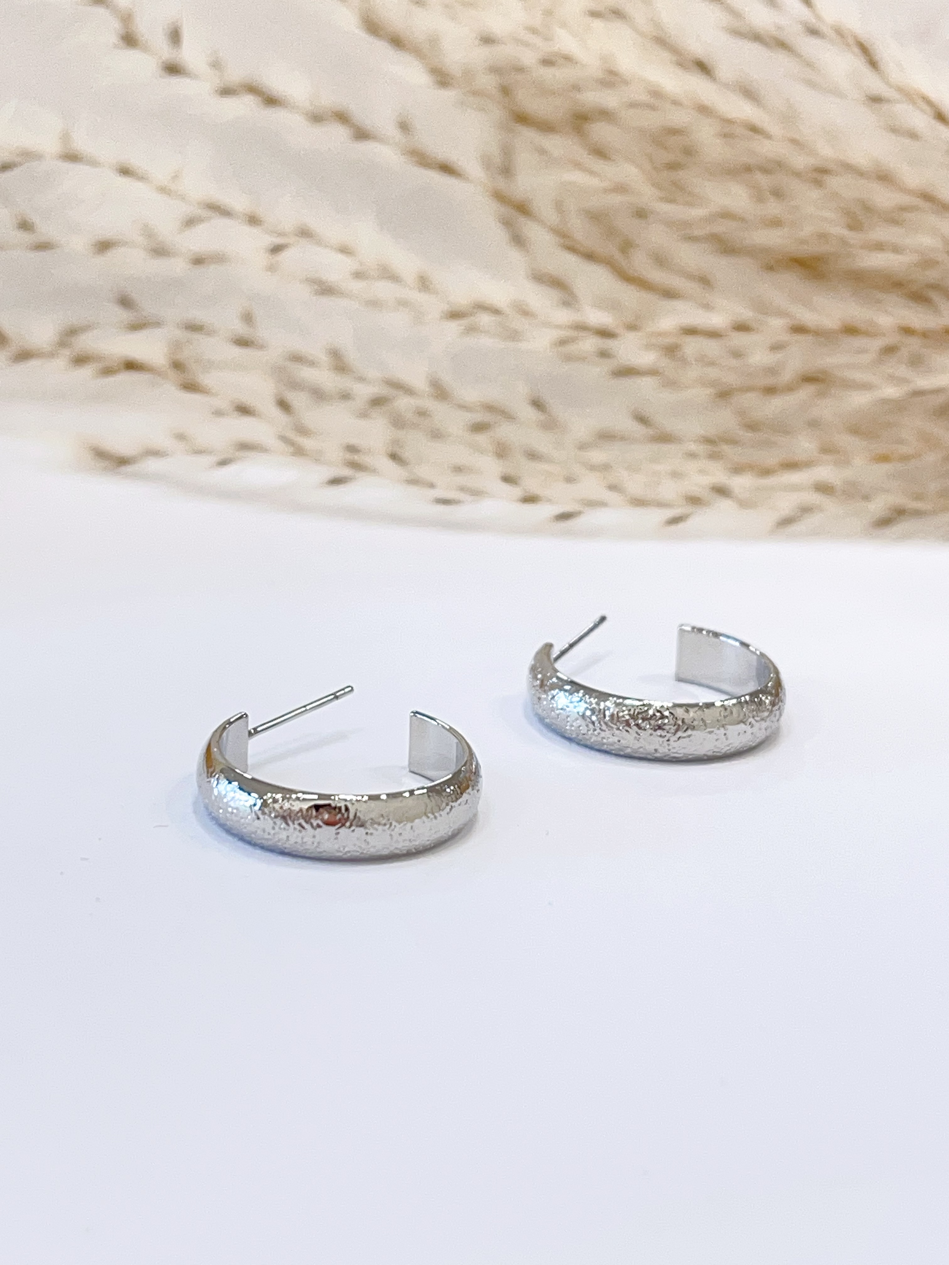 碎冰冰波光闪砂耳环