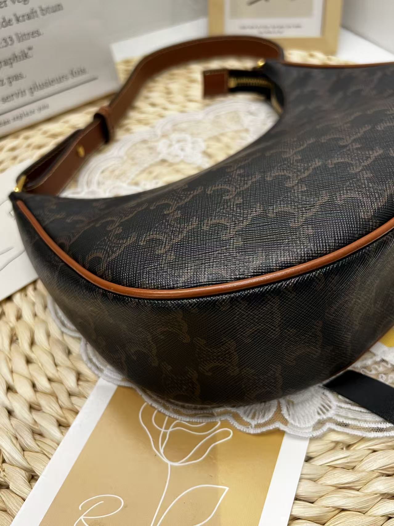 Celine Ava Triomphe Bag （近新閒置品 Lisa同款）