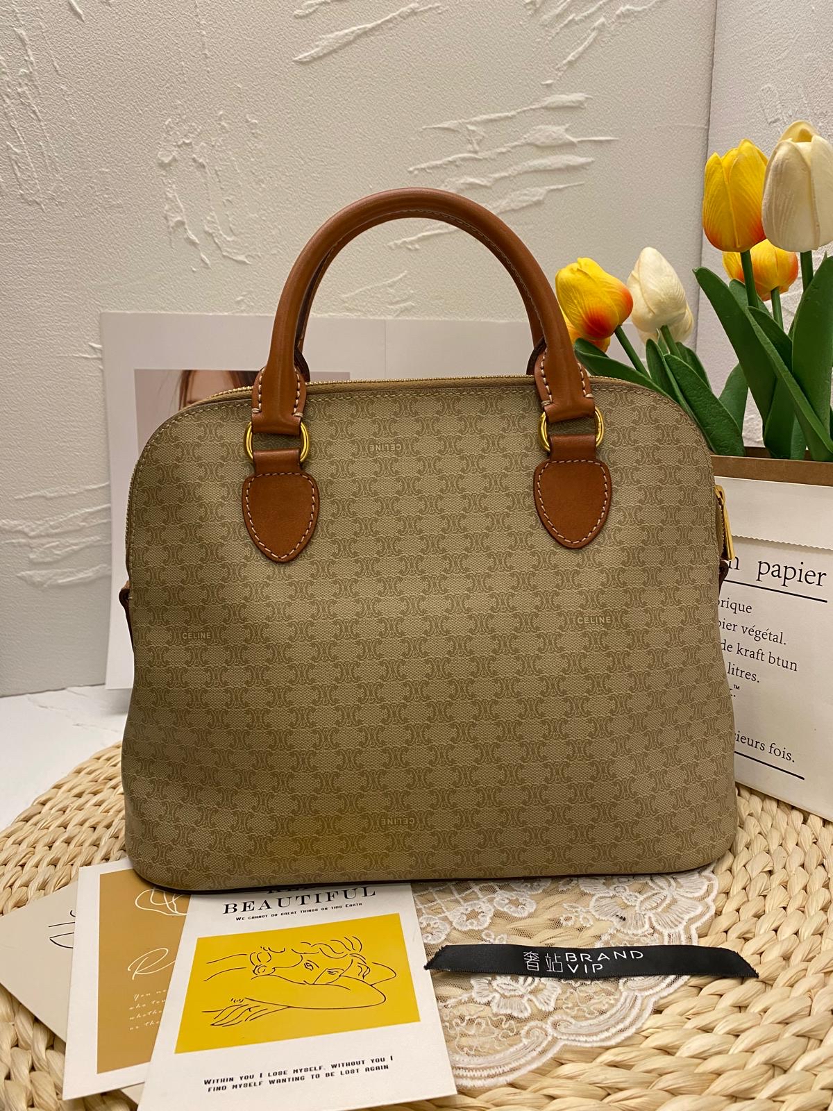 Celine Vintage Macadam Triomphe Dome Bag (米色)