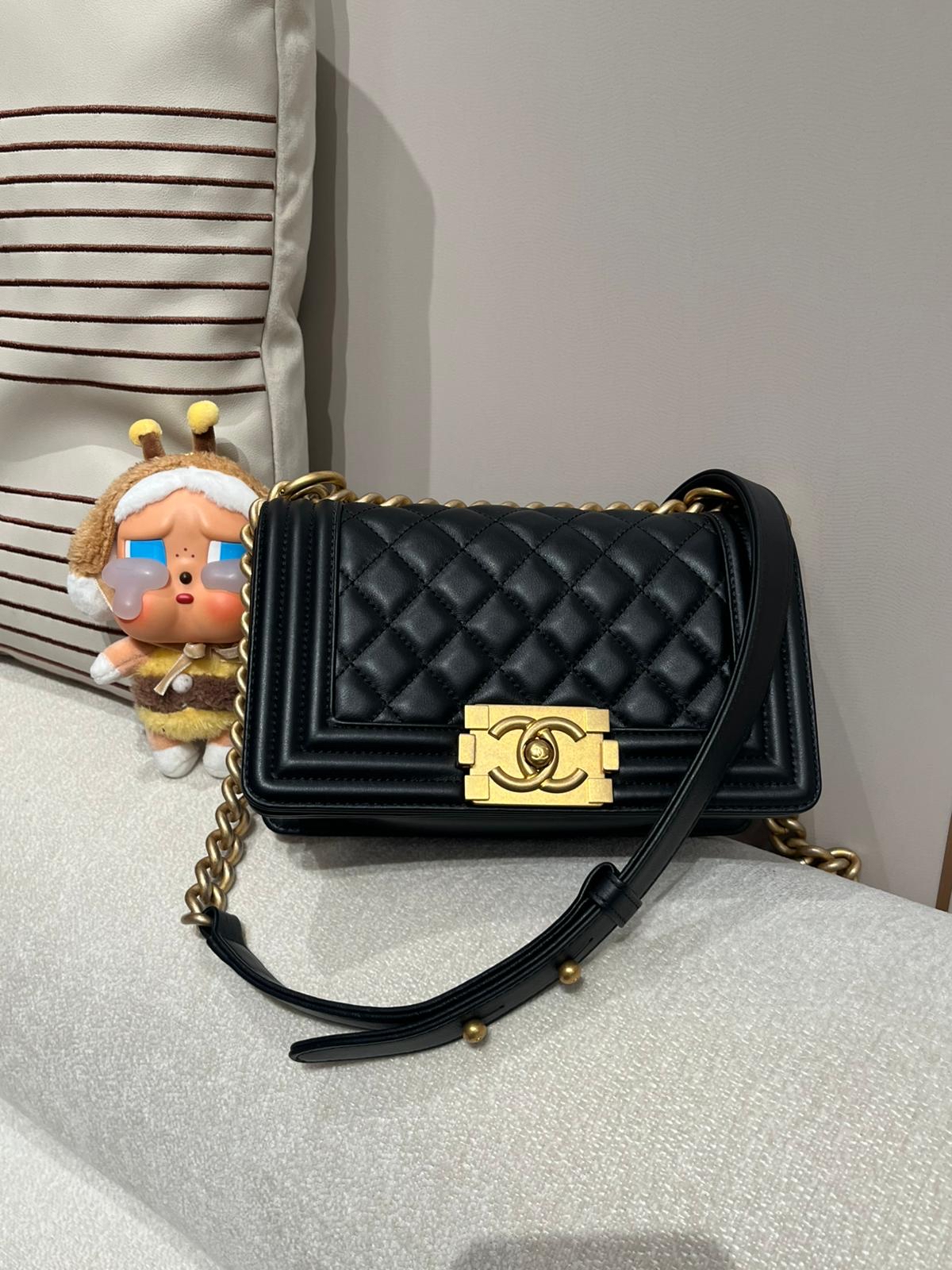 Chanel boy 20cm A67085 黑色牛皮金扣,100%Authentic ,98%new ✅晶片✅dust bag ✅盒