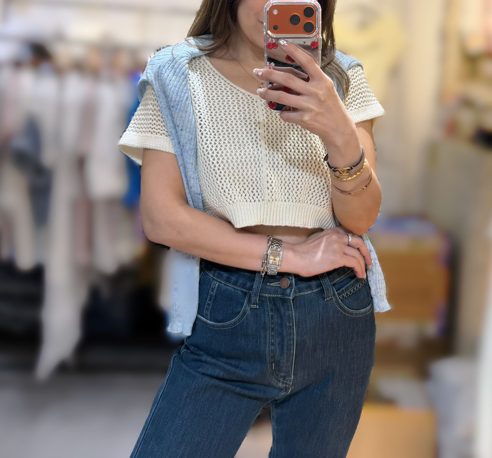 鏤空針織短版上衣