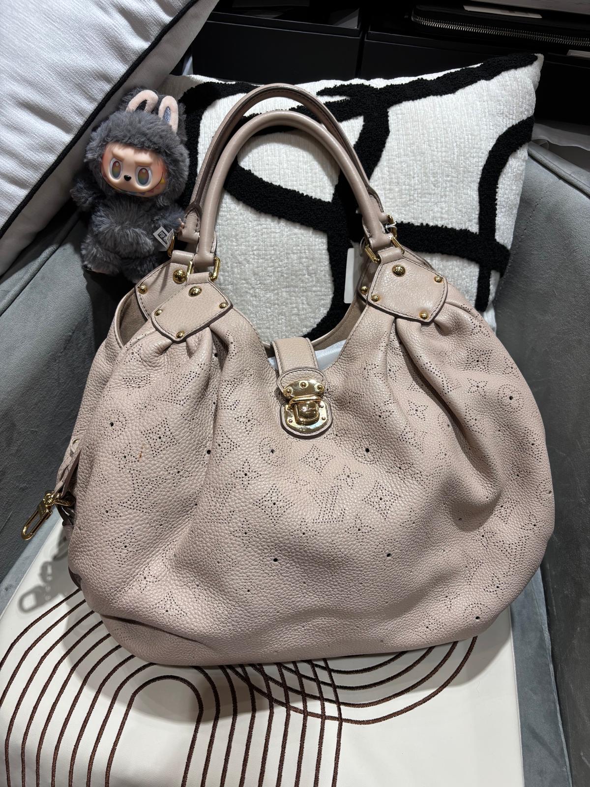 LV Mahina Hobo Bag M93979 100%Authentic, 95%New ✅Dust bag