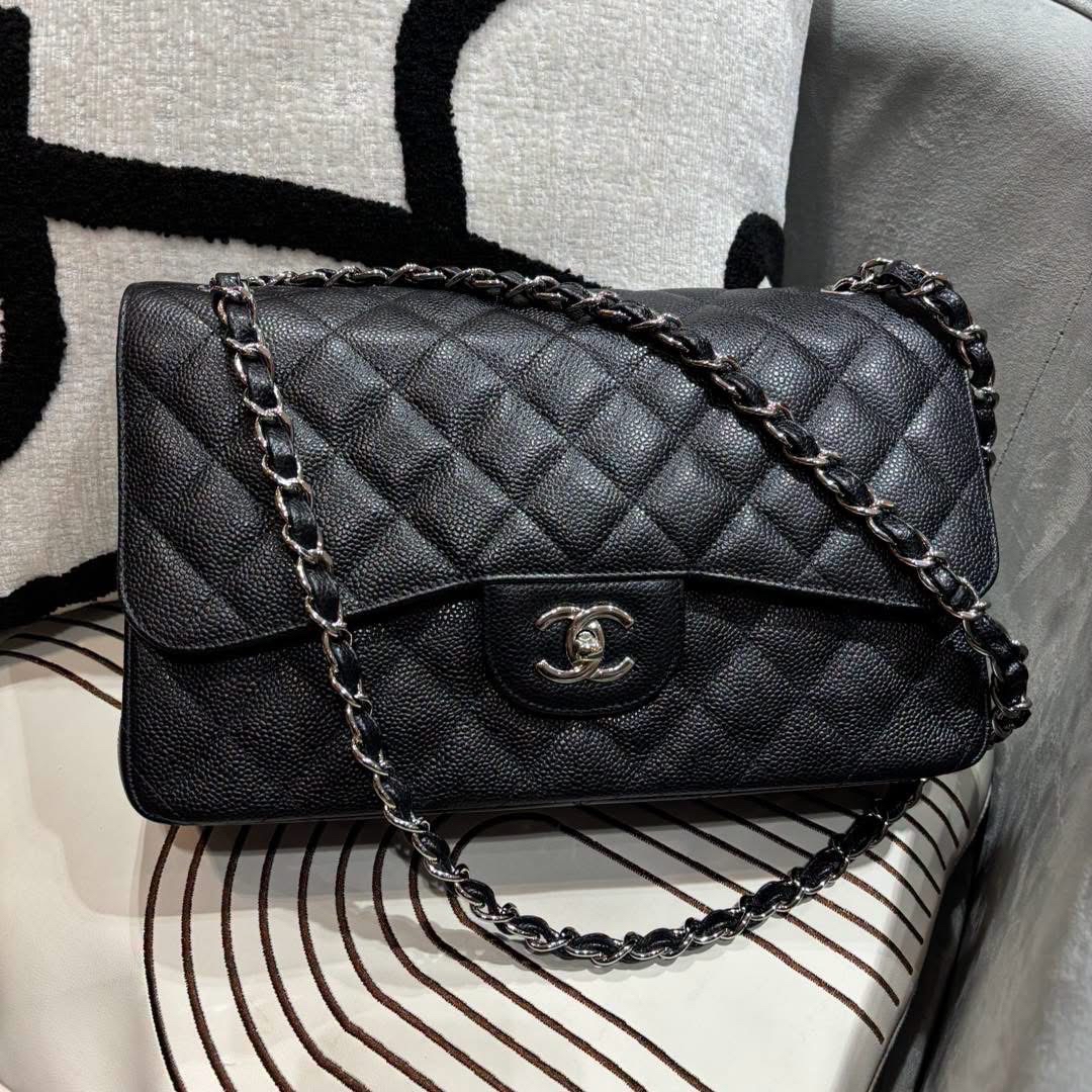Chanel classic flap jumbo A58600 cf30 黑色荔枝牛皮銀扣，100%Authentic, 95%new ✅18card✅dust bag ✅box  