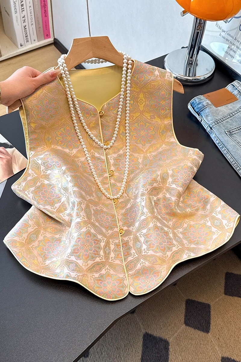 B101(0193) 新中式国潮圈型花重工提花前排珠子波浪下摆粉马甲上衣