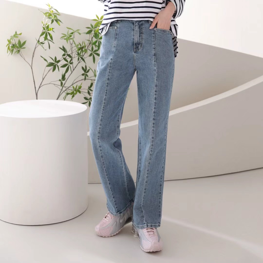 V 牌前車骨直腳牛仔褲 