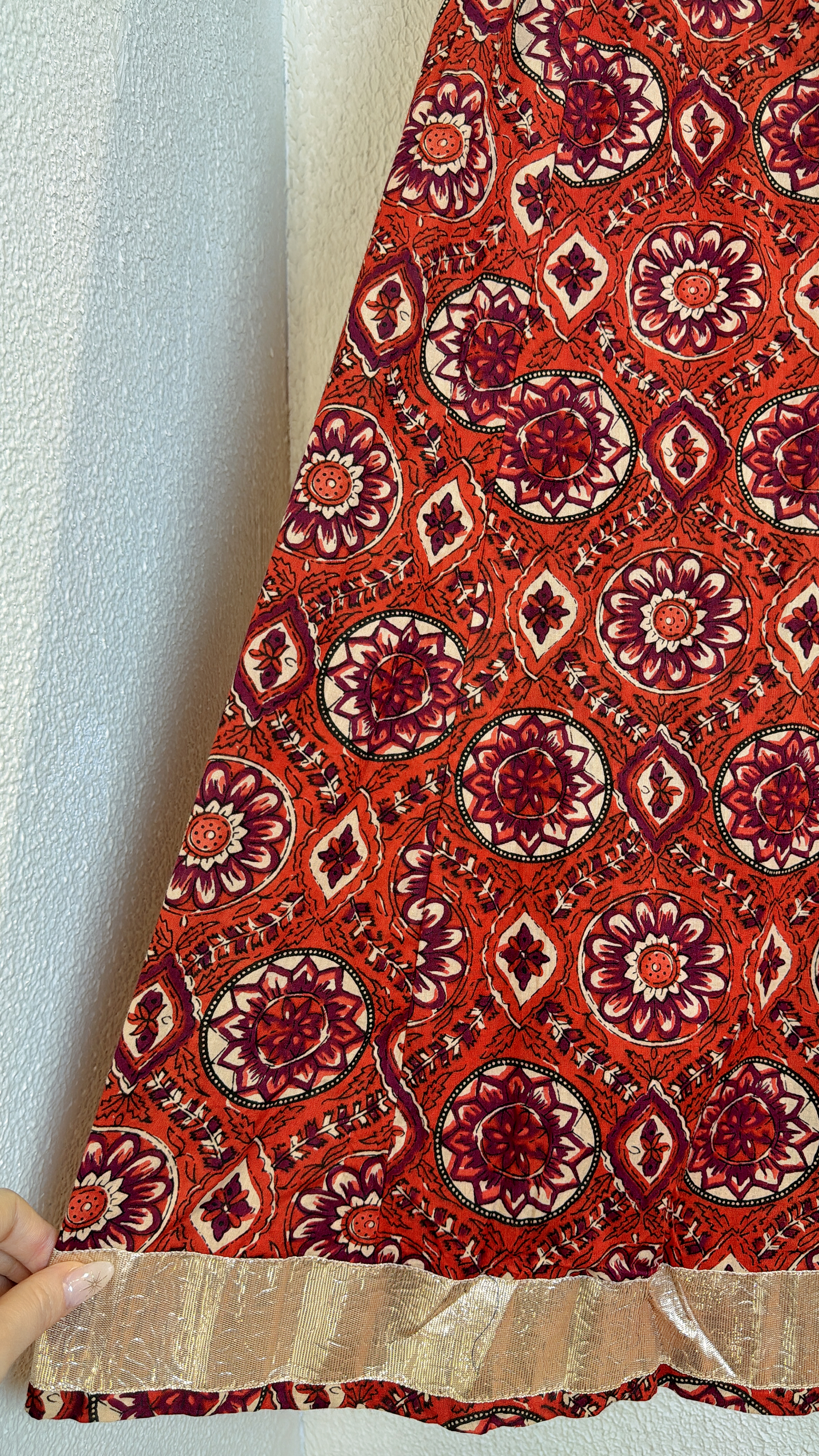 2483 Red Mandala BP Skirt 39.5"