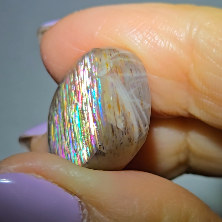 Rainbow meteor shower sunstone cabochon - SM111