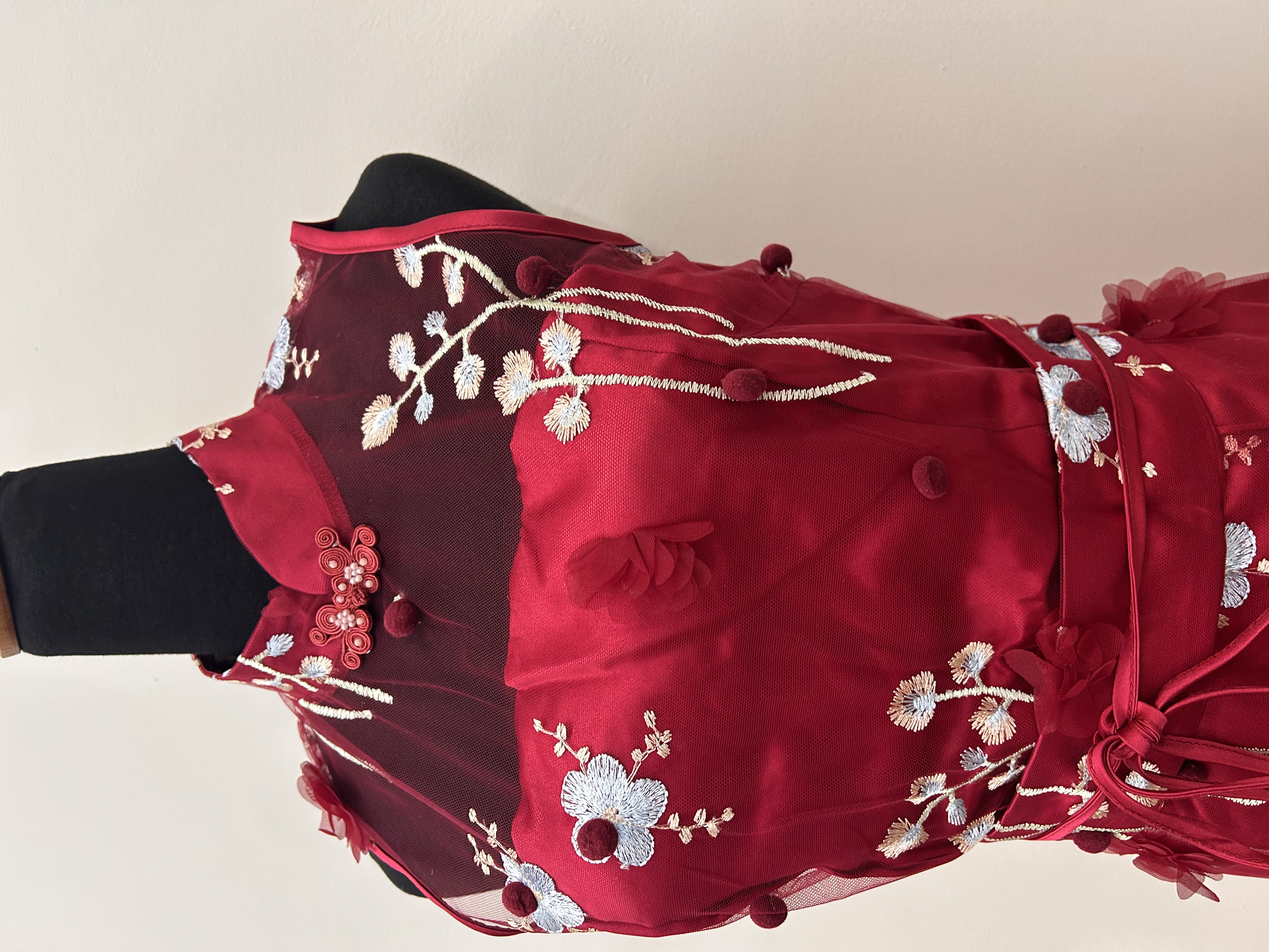 589..WB Lace Sleeveless Flower Qipao Dress