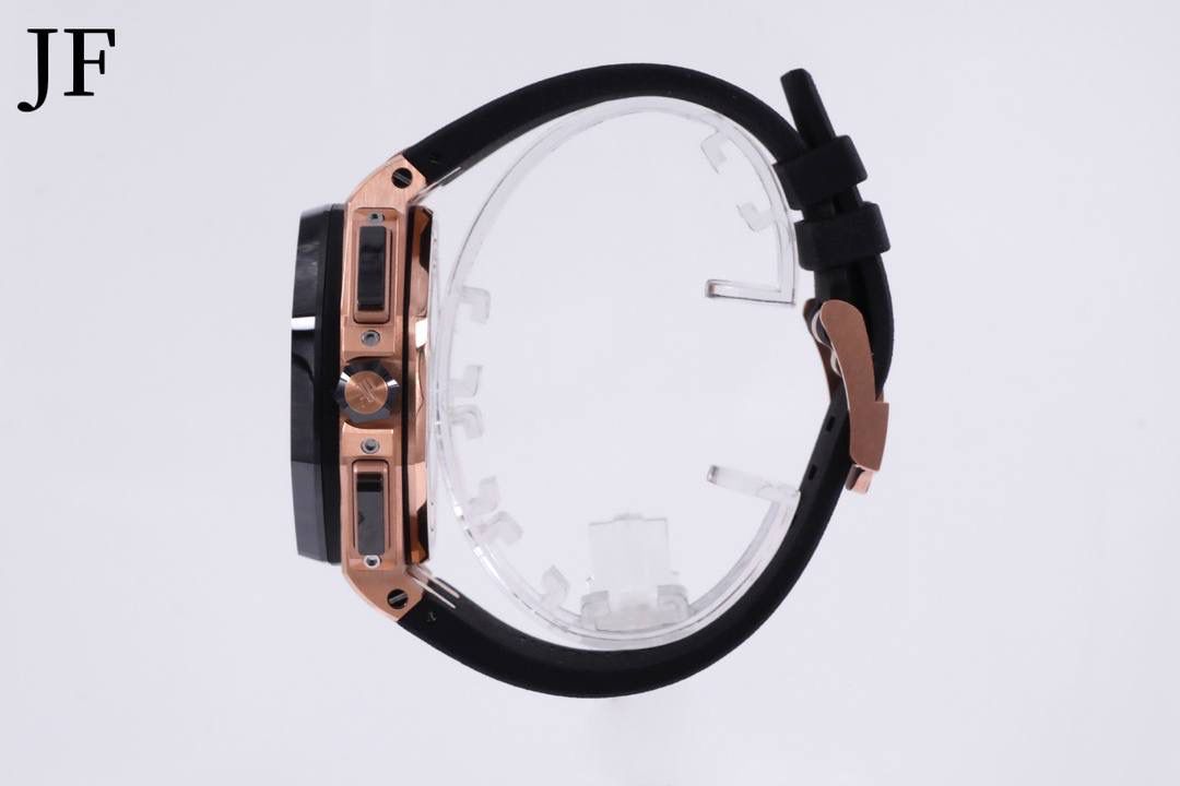 🚀品牌：AP大熊猫🚀 系列：俗称金大熊猫 机芯：3126计时自动机械 材质：316精钢表壳 陶瓷圈 直径：42mm 皮带：橡胶表带 表扣：原装针扣 玻璃：蓝宝石水晶玻璃